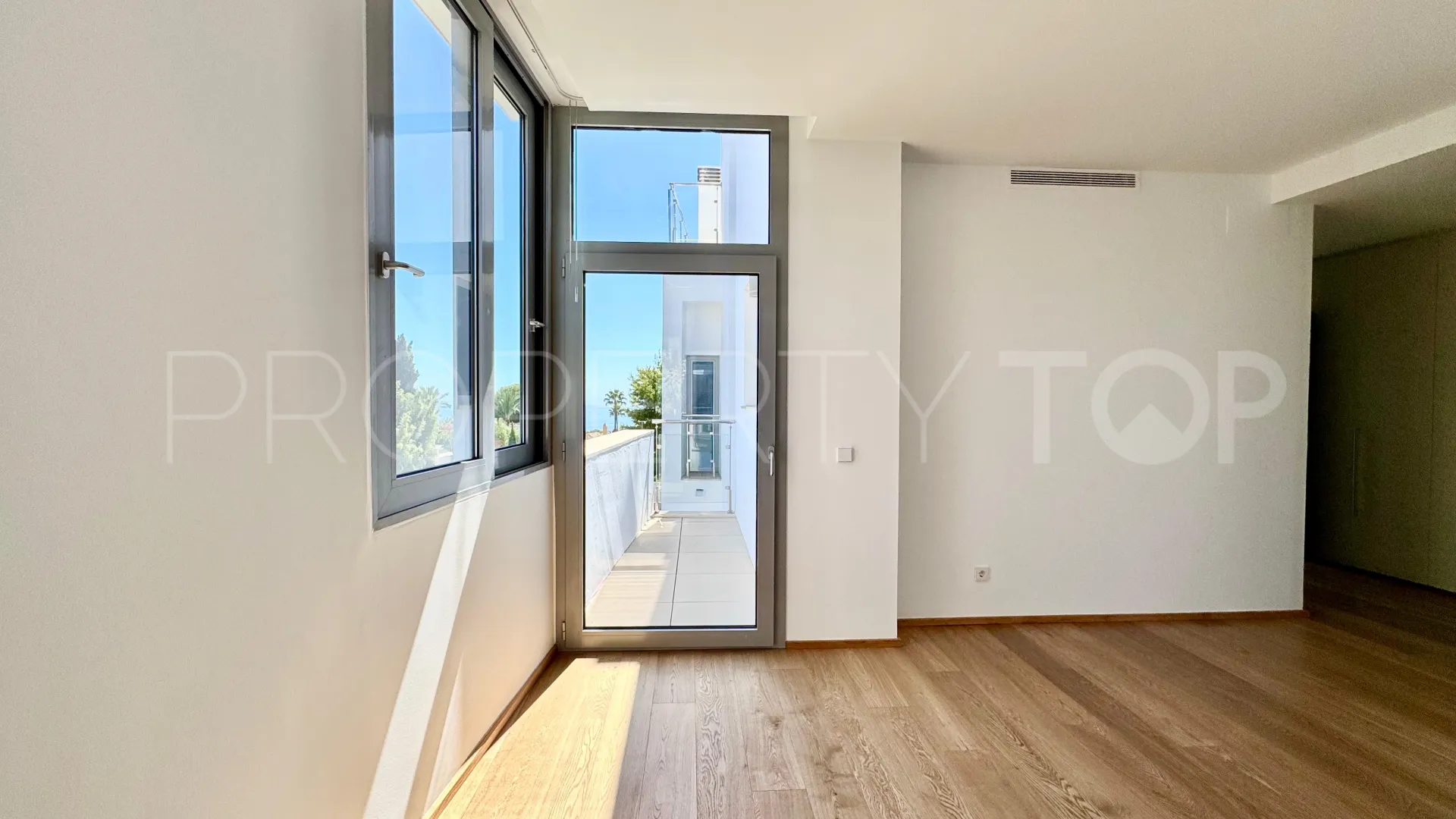 Villa pareada con 4 dormitorios en venta en Meisho Hills