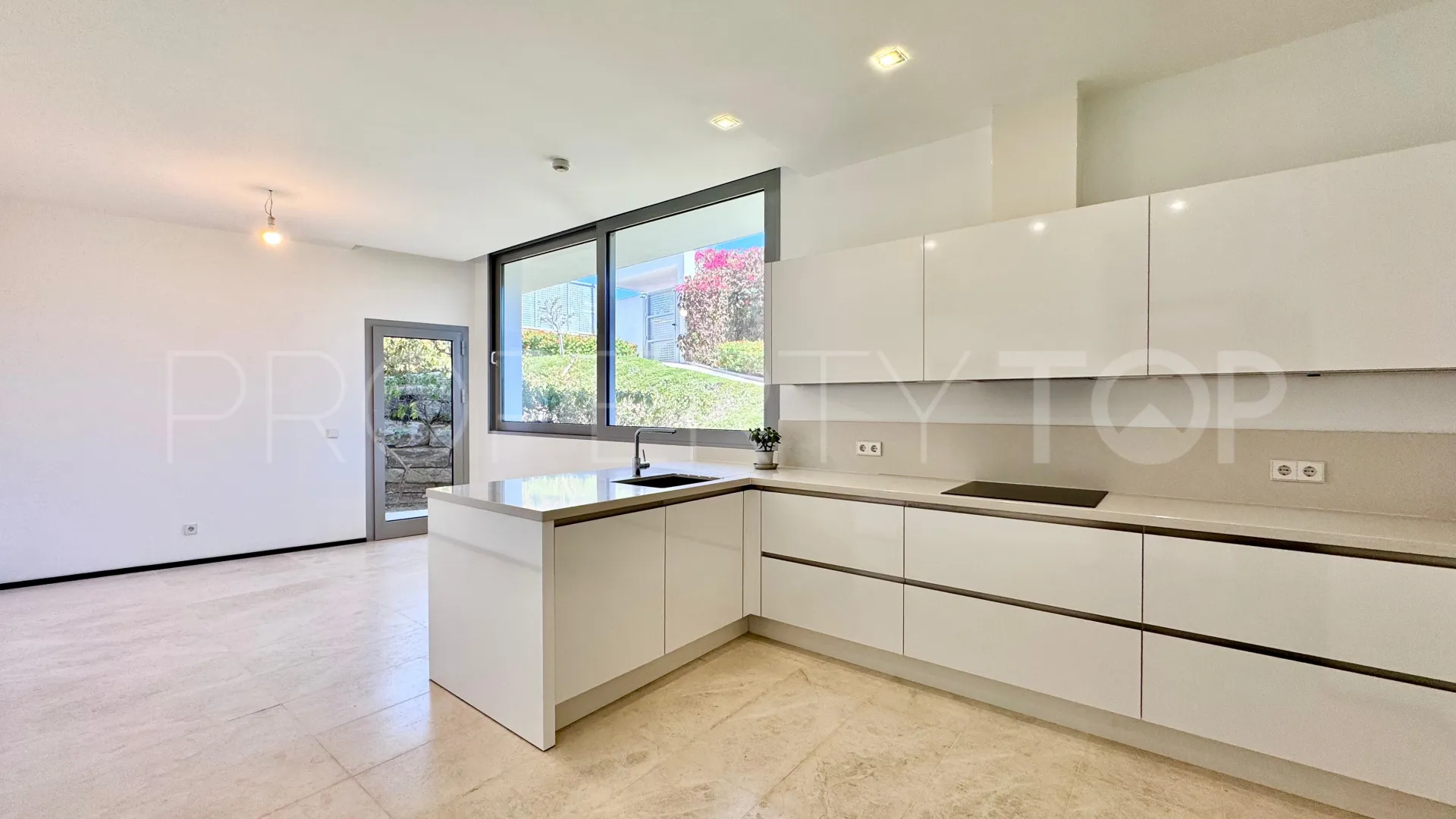 Villa pareada con 4 dormitorios en venta en Meisho Hills