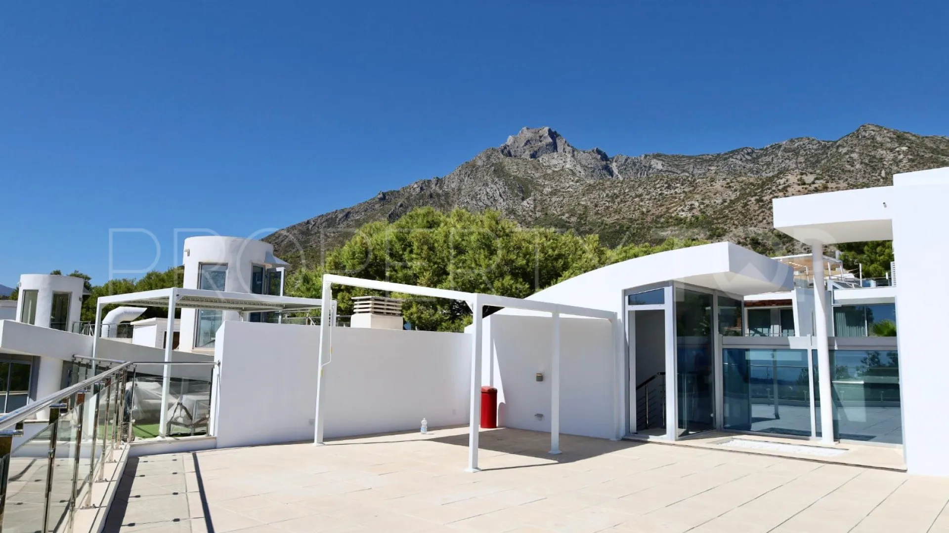 Villa pareada con 4 dormitorios en venta en Meisho Hills