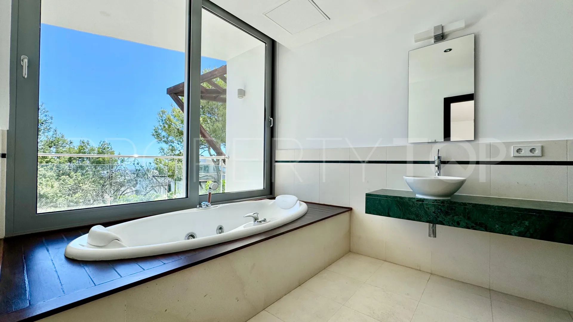 Villa pareada con 4 dormitorios en venta en Meisho Hills