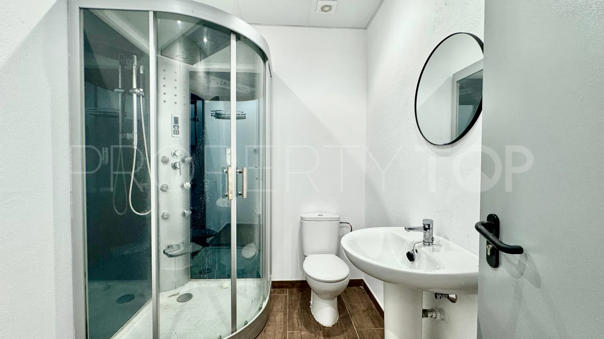 Villa pareada con 4 dormitorios en venta en Meisho Hills