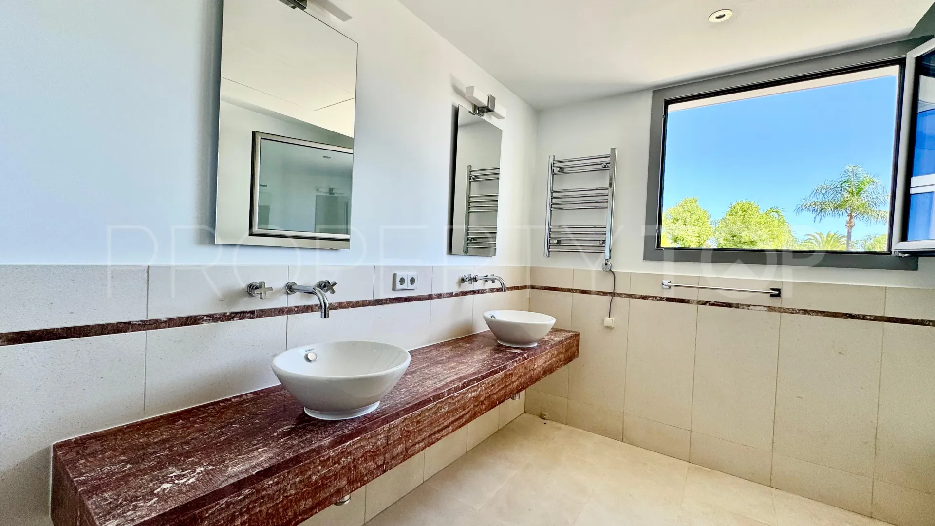 Villa pareada con 4 dormitorios en venta en Meisho Hills