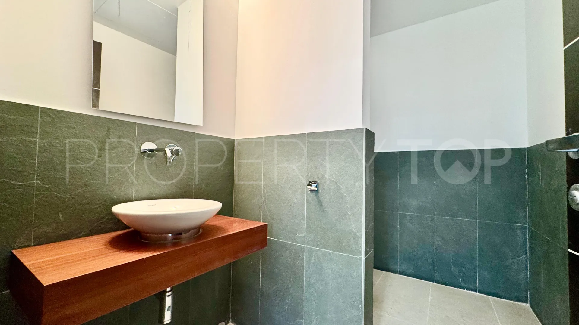 Villa pareada con 4 dormitorios en venta en Meisho Hills