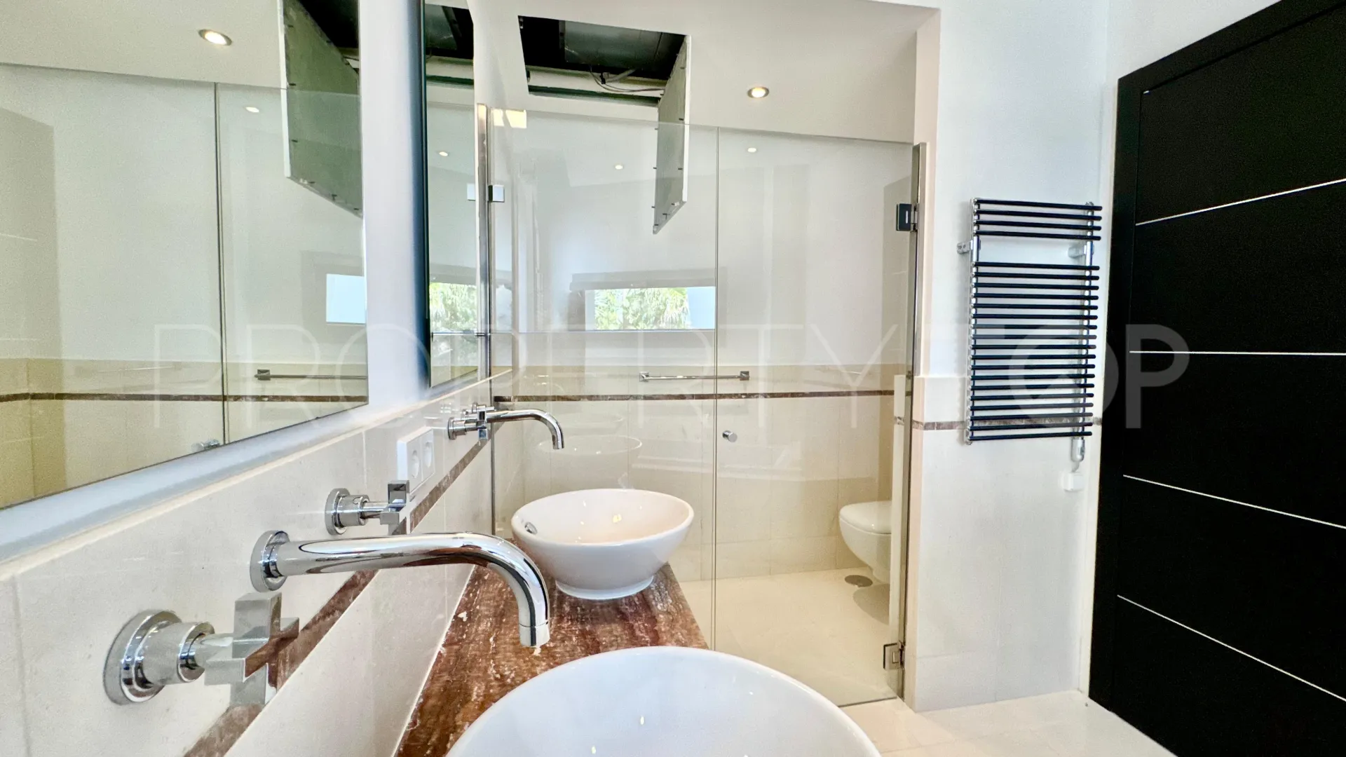 Villa pareada con 4 dormitorios en venta en Meisho Hills