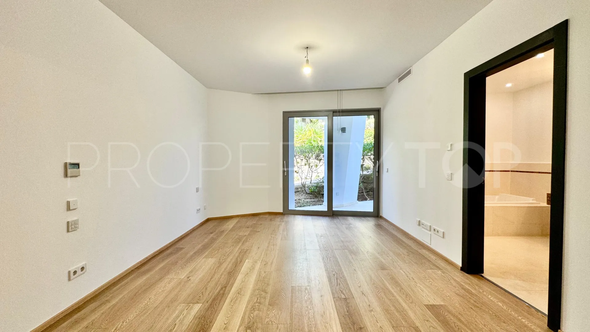 Villa pareada con 4 dormitorios en venta en Meisho Hills