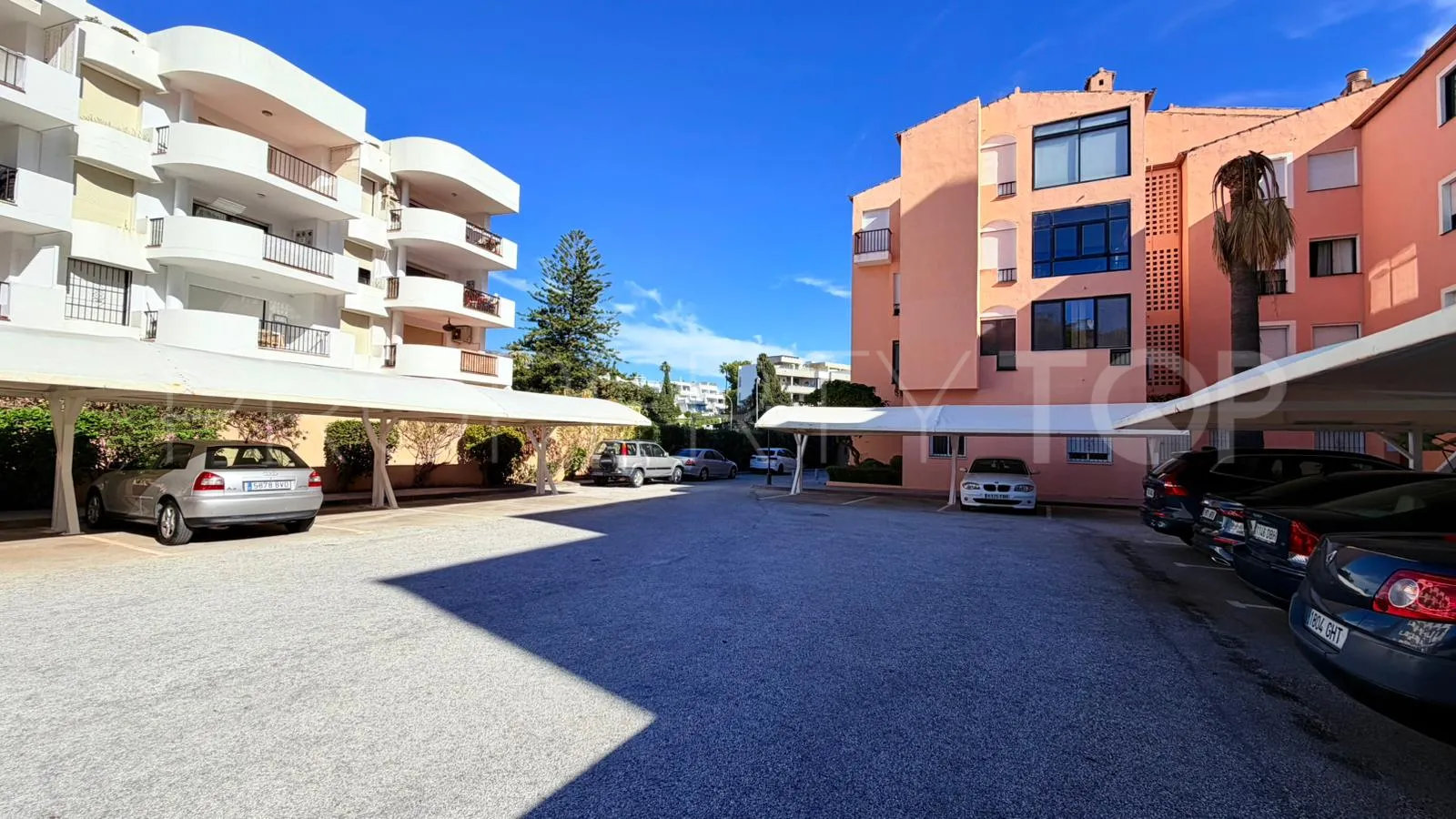 Se vende apartamento con 2 dormitorios en Nueva Andalucia