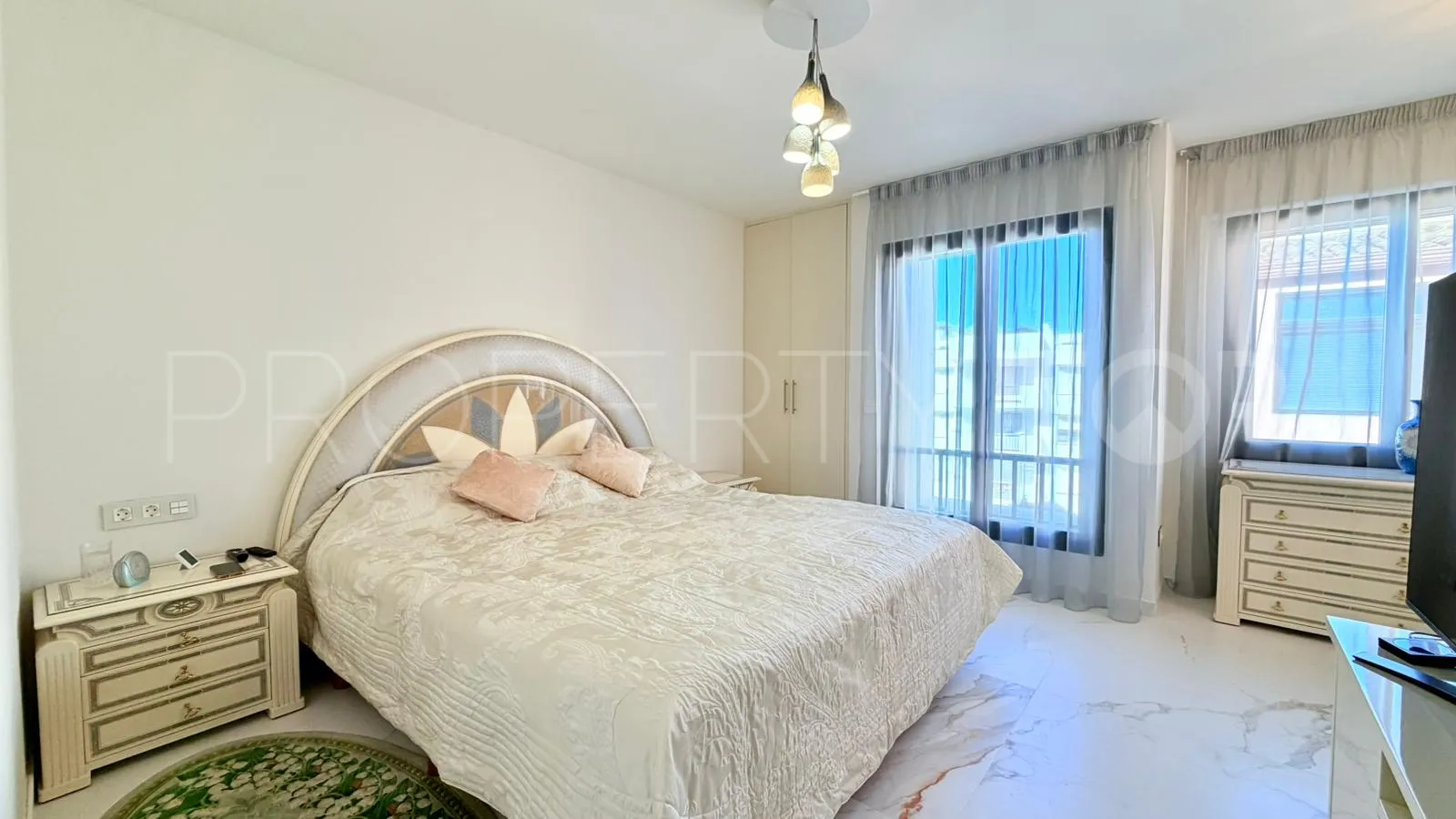 Se vende apartamento con 2 dormitorios en Nueva Andalucia