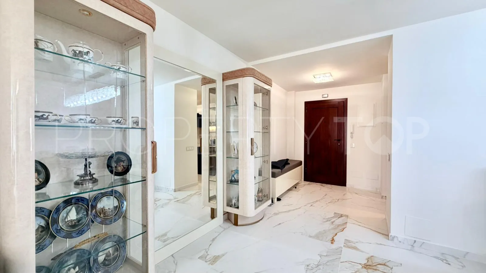 Se vende apartamento con 2 dormitorios en Nueva Andalucia