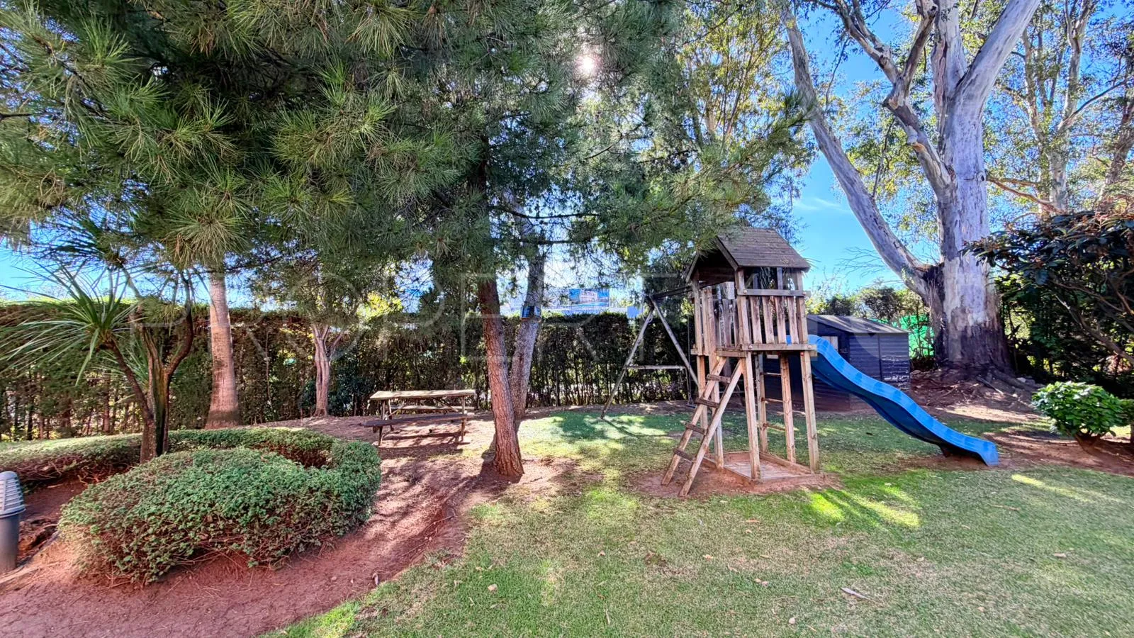 Se vende apartamento con 2 dormitorios en Nueva Andalucia