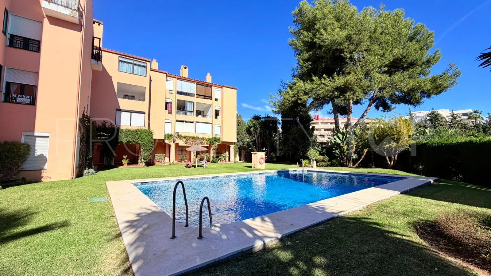 Se vende apartamento con 2 dormitorios en Nueva Andalucia