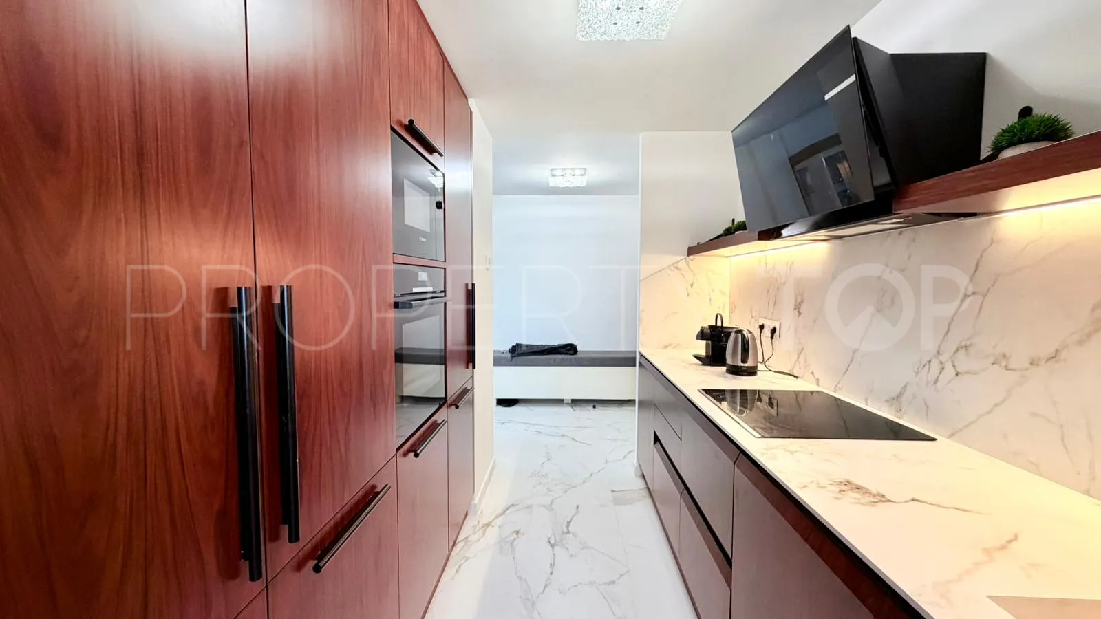 Se vende apartamento con 2 dormitorios en Nueva Andalucia