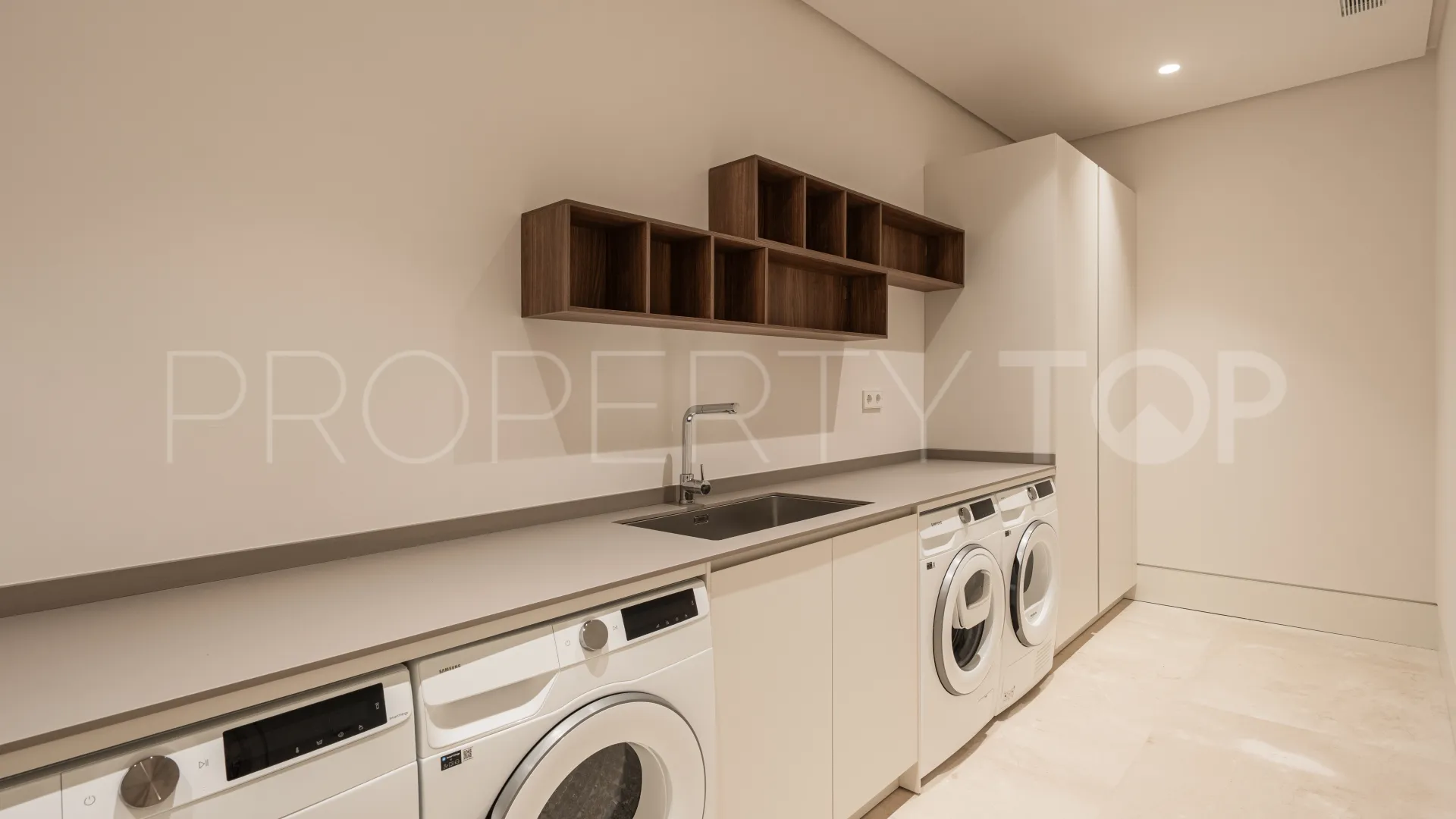 Marbella Hill Club, villa de 5 dormitorios a la venta