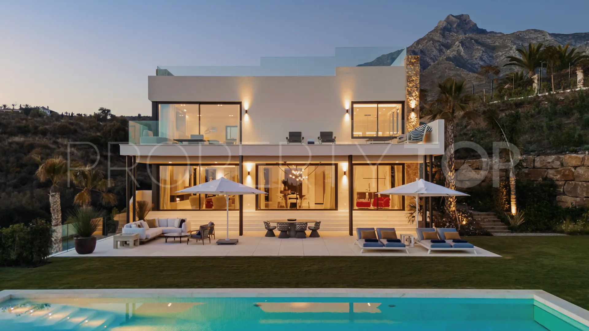 Marbella Hill Club, villa de 5 dormitorios a la venta