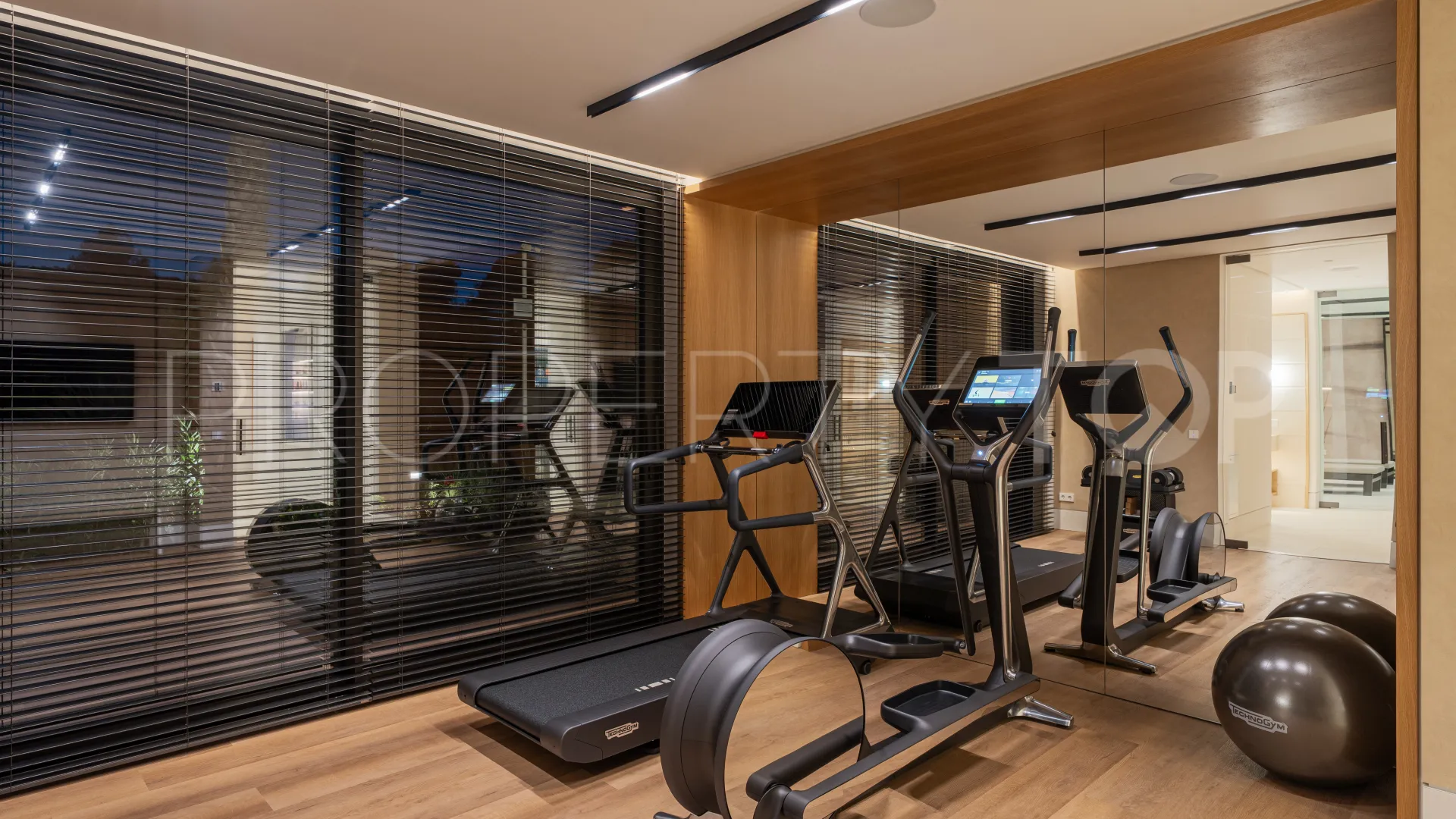 Marbella Hill Club, villa de 5 dormitorios a la venta