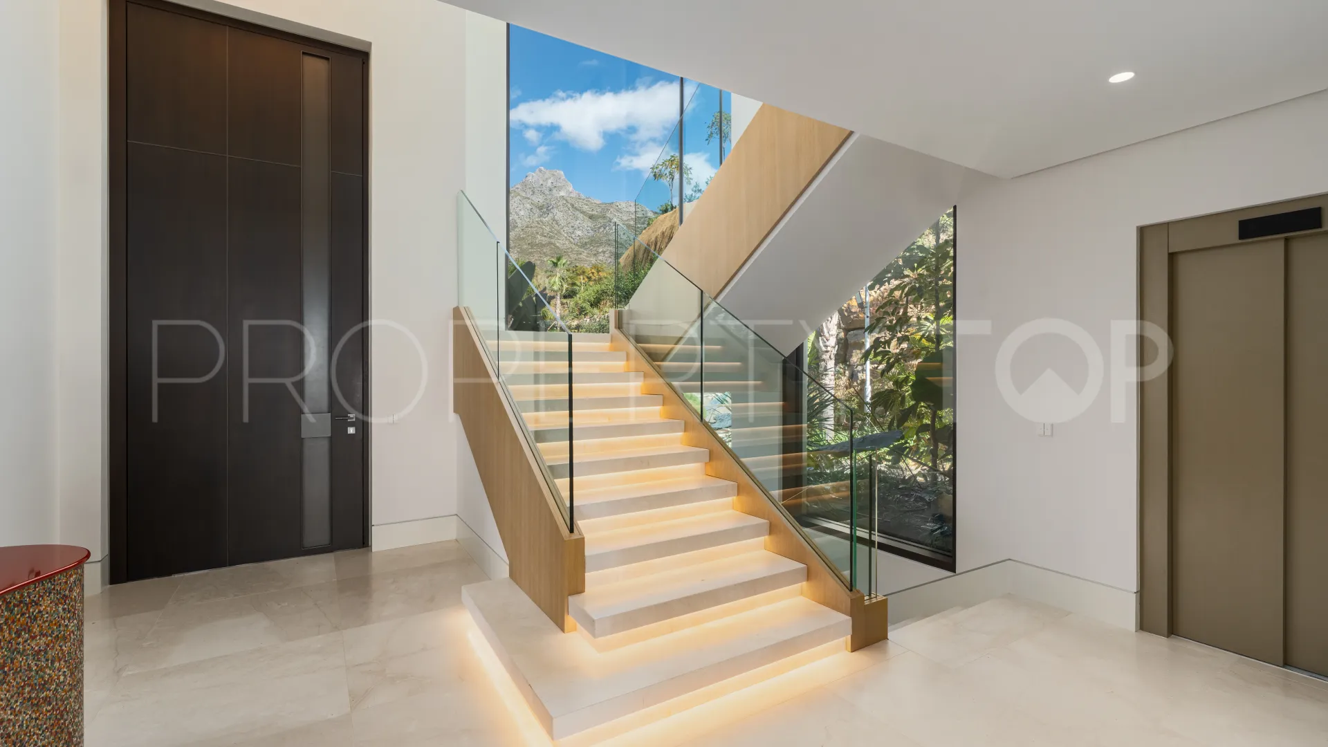 Marbella Hill Club, villa de 5 dormitorios a la venta