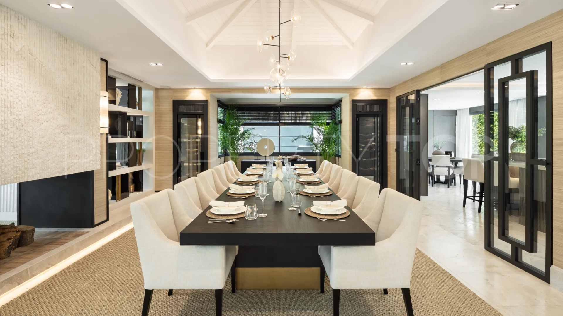 Comprar villa en Las Brisas con 7 dormitorios