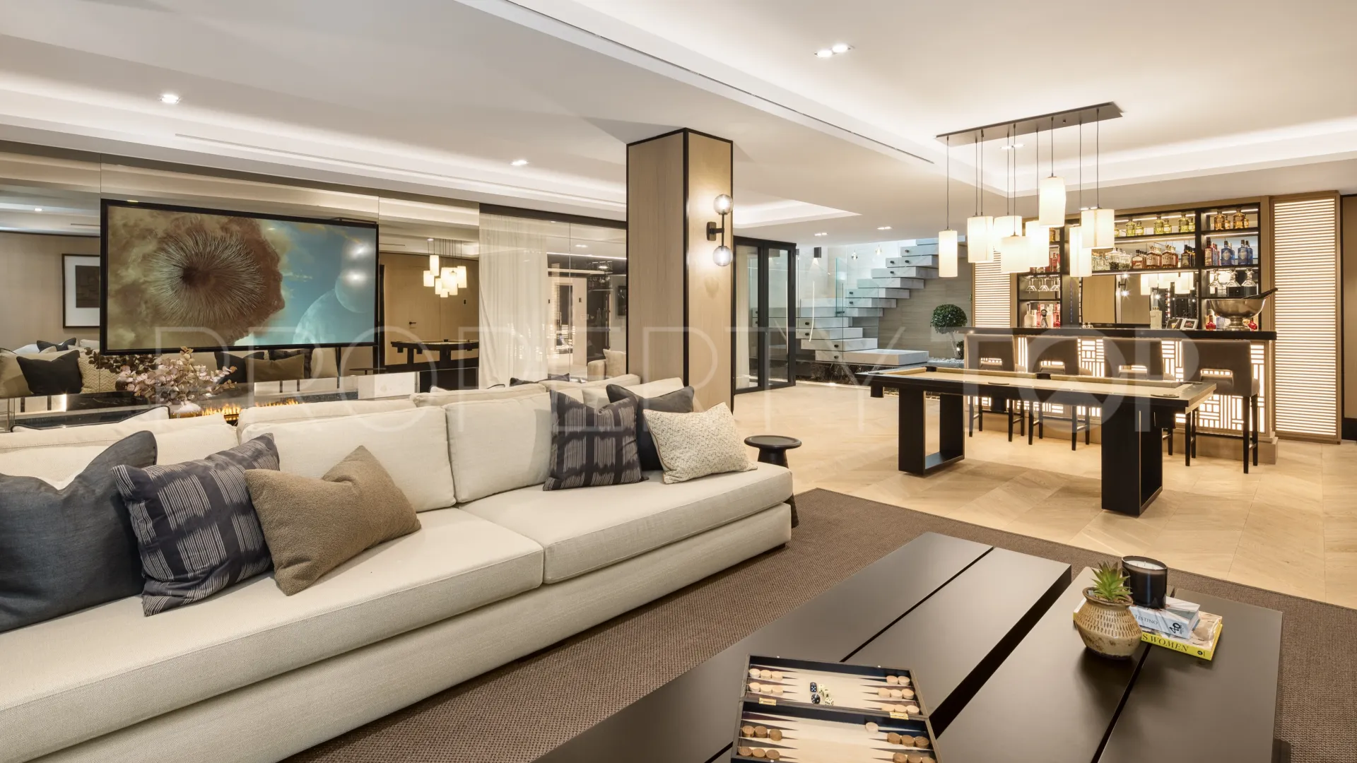 Comprar villa en Las Brisas con 7 dormitorios