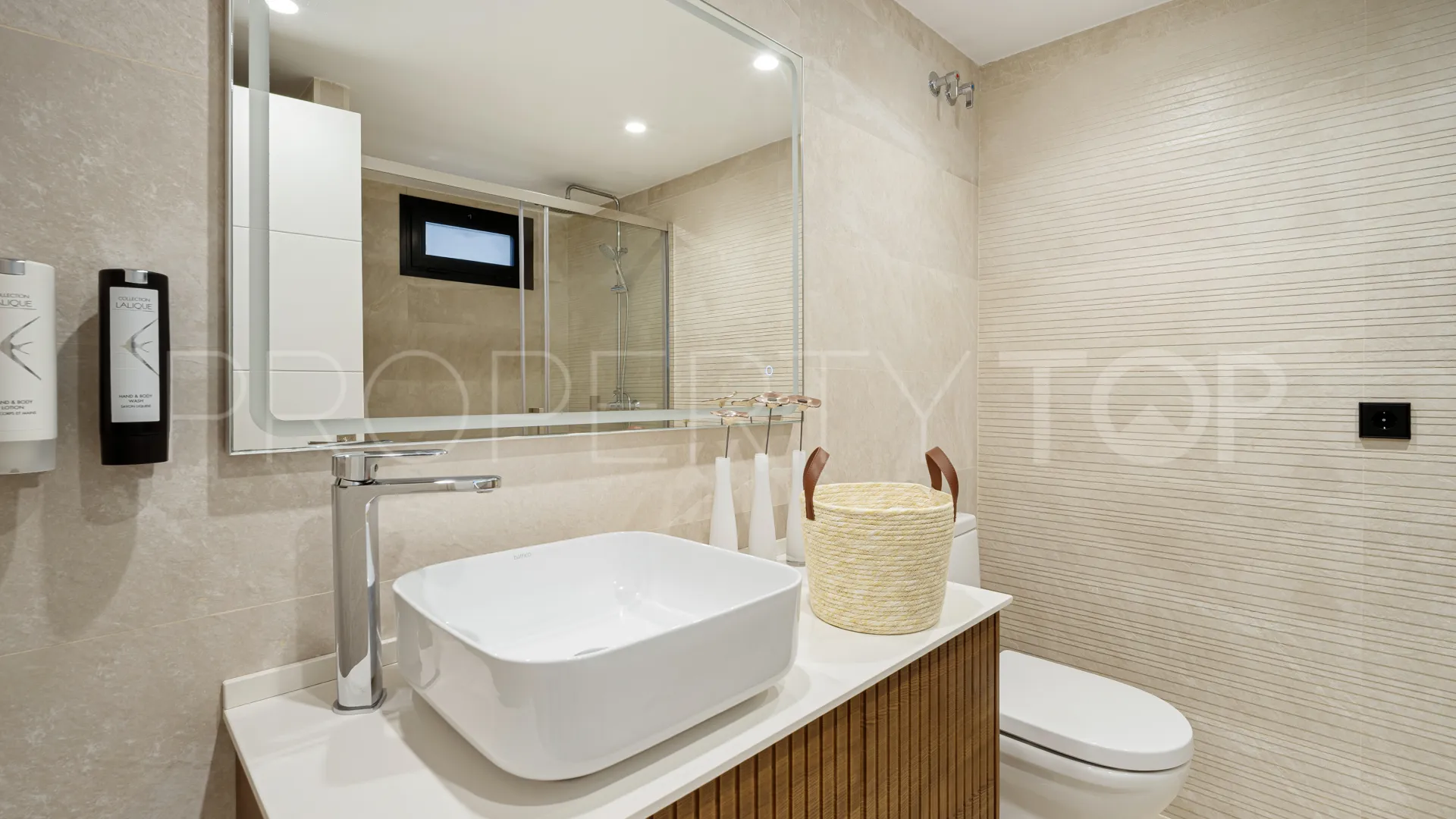 Comprar villa en Las Lomas de Nueva Andalucia