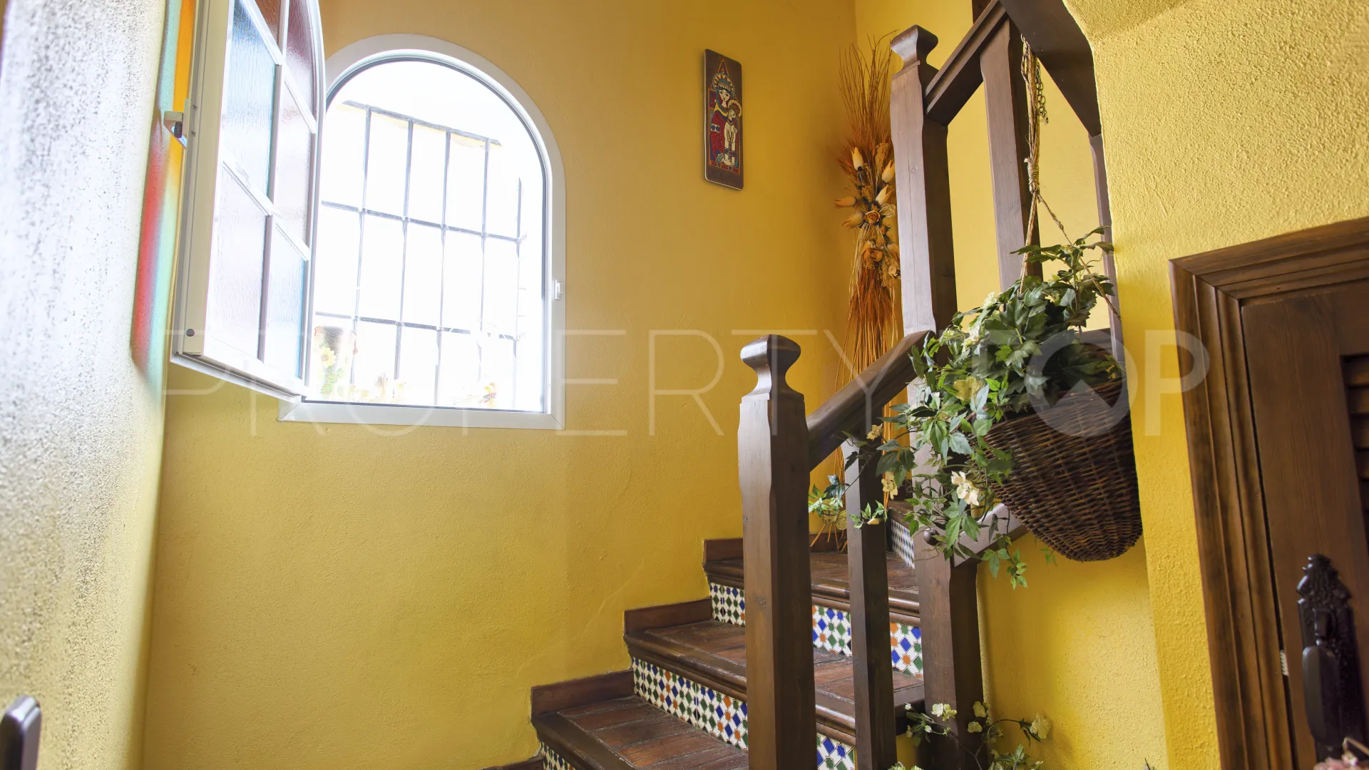 3 bedrooms Benahavis Centro town house for sale