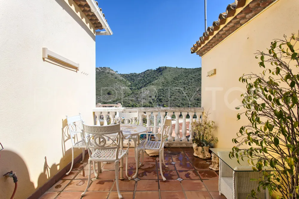 3 bedrooms Benahavis Centro town house for sale
