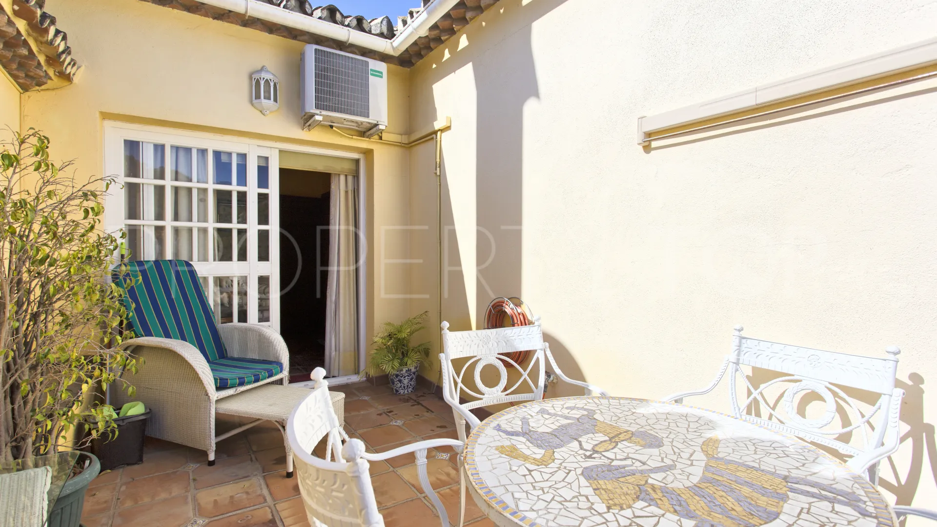 3 bedrooms Benahavis Centro town house for sale