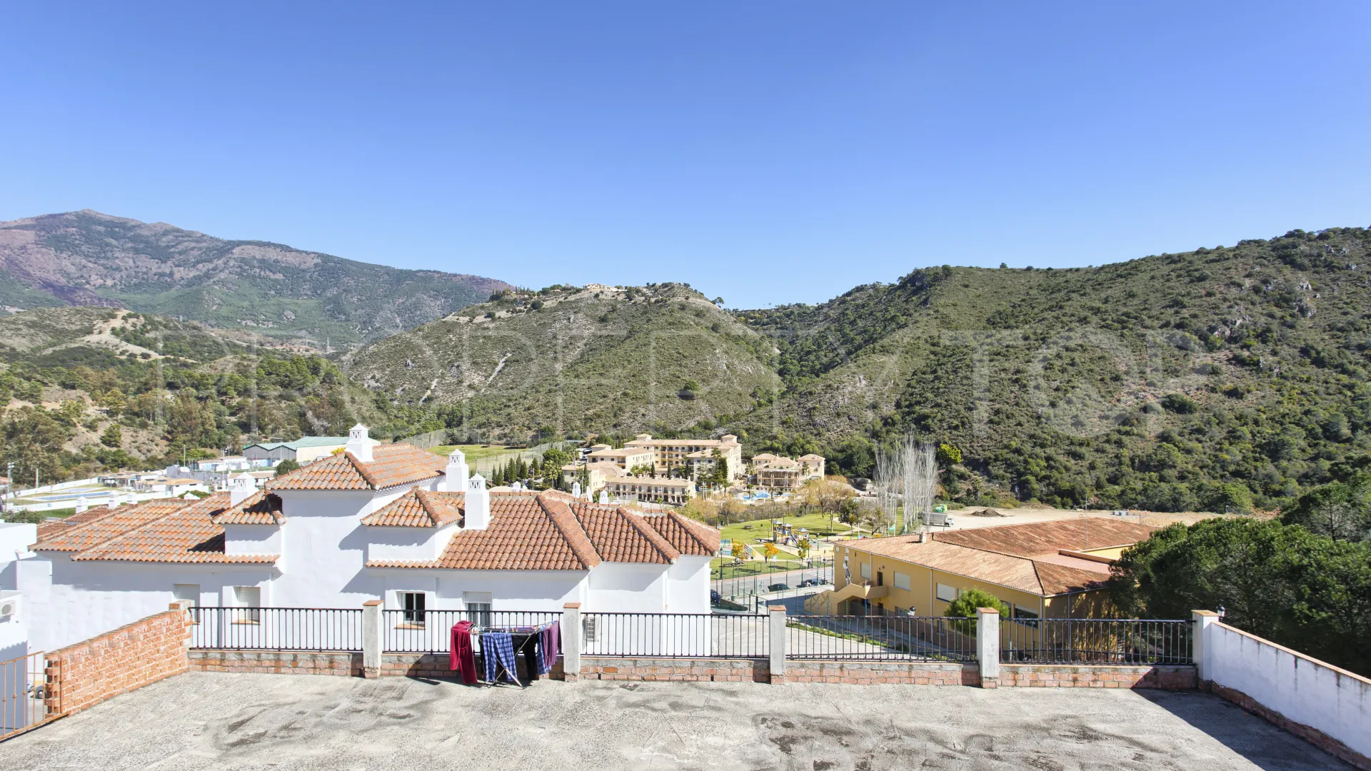 3 bedrooms Benahavis Centro town house for sale