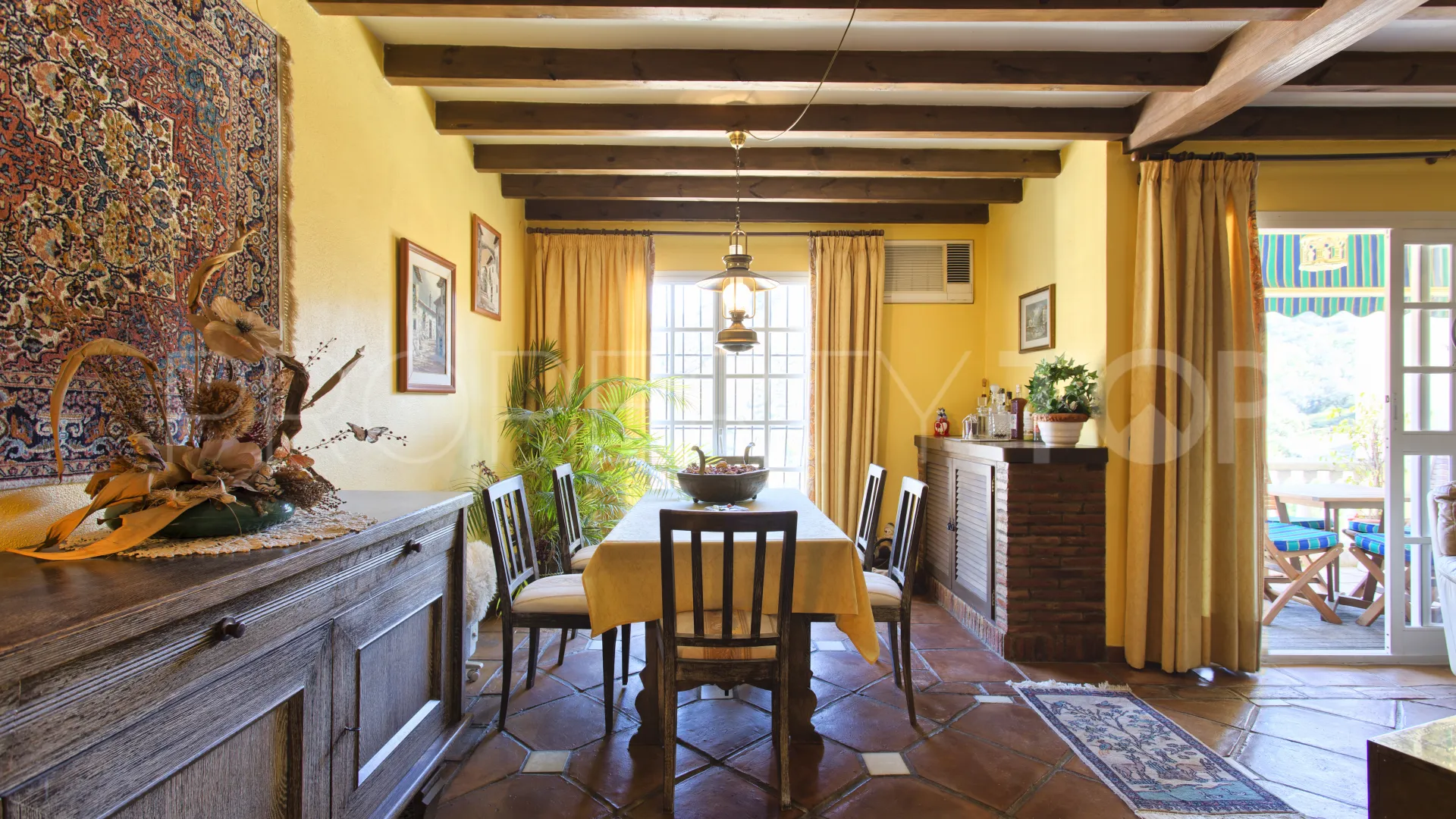 3 bedrooms Benahavis Centro town house for sale