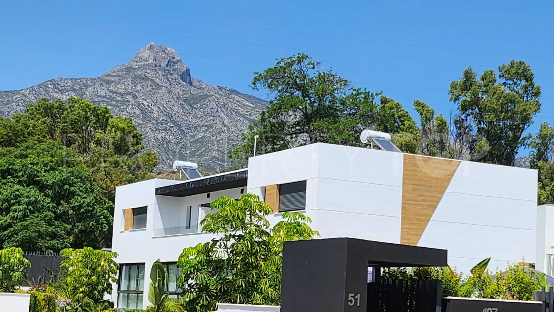 Adosado a la venta de 3 dormitorios en Los Naranjos de Marbella