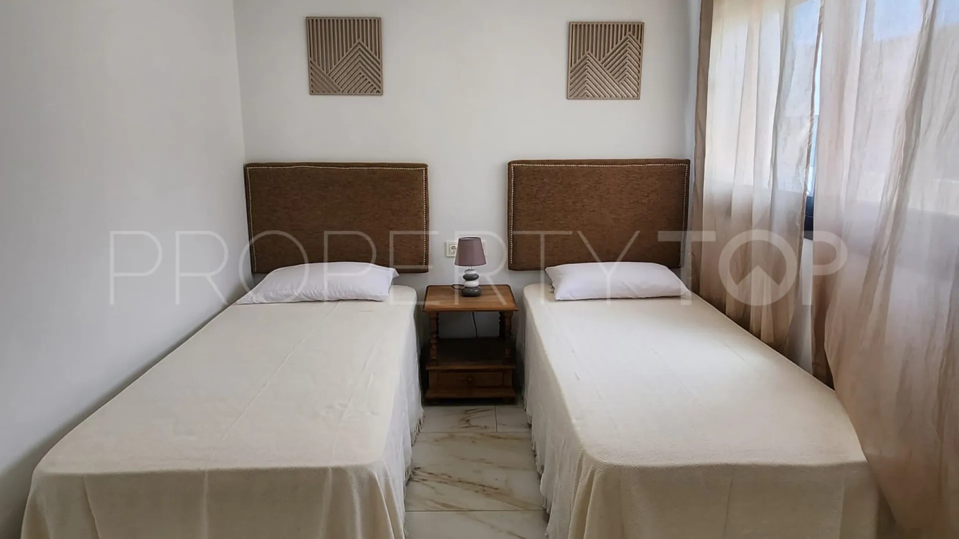 Adosado a la venta de 3 dormitorios en Los Naranjos de Marbella