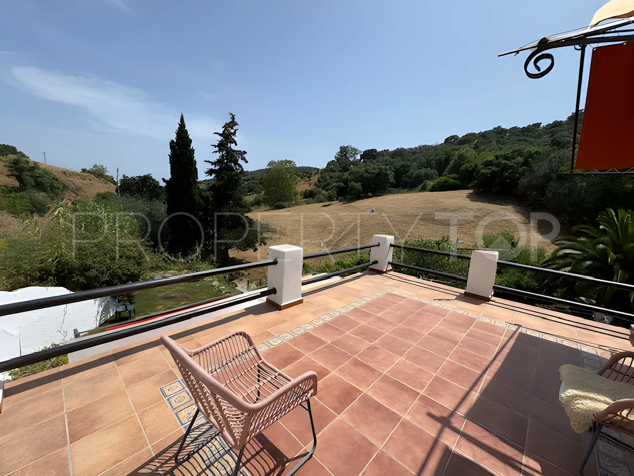 Villa for sale in Casares