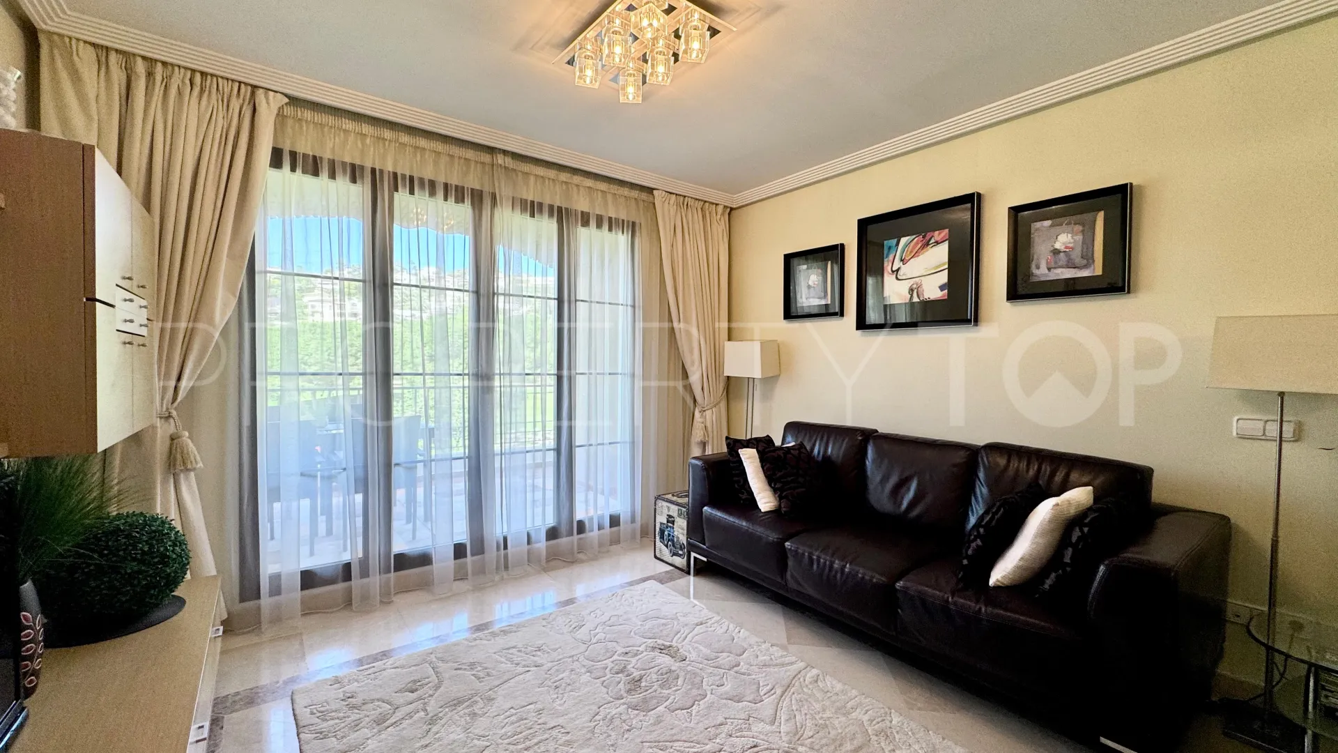 Comprar apartamento con 3 dormitorios en Los Arqueros
