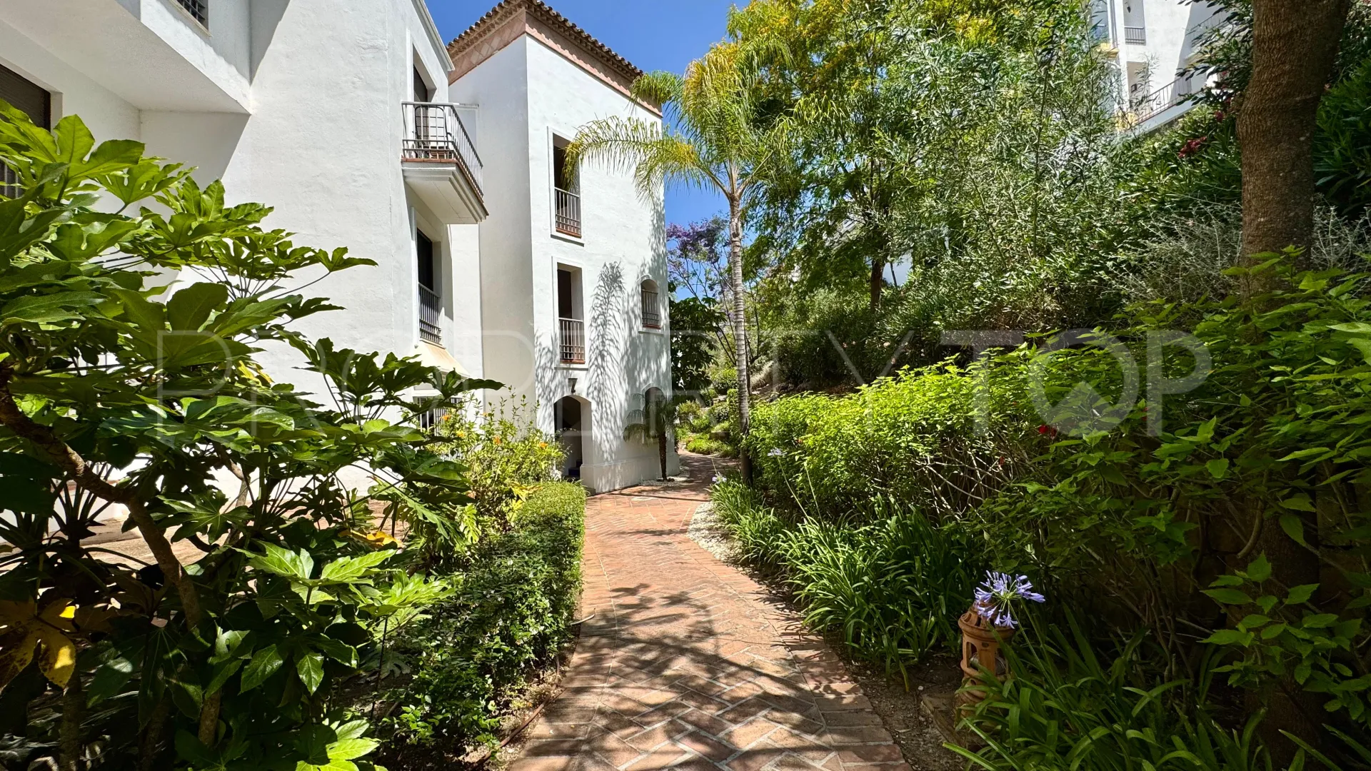 Comprar apartamento con 3 dormitorios en Los Arqueros