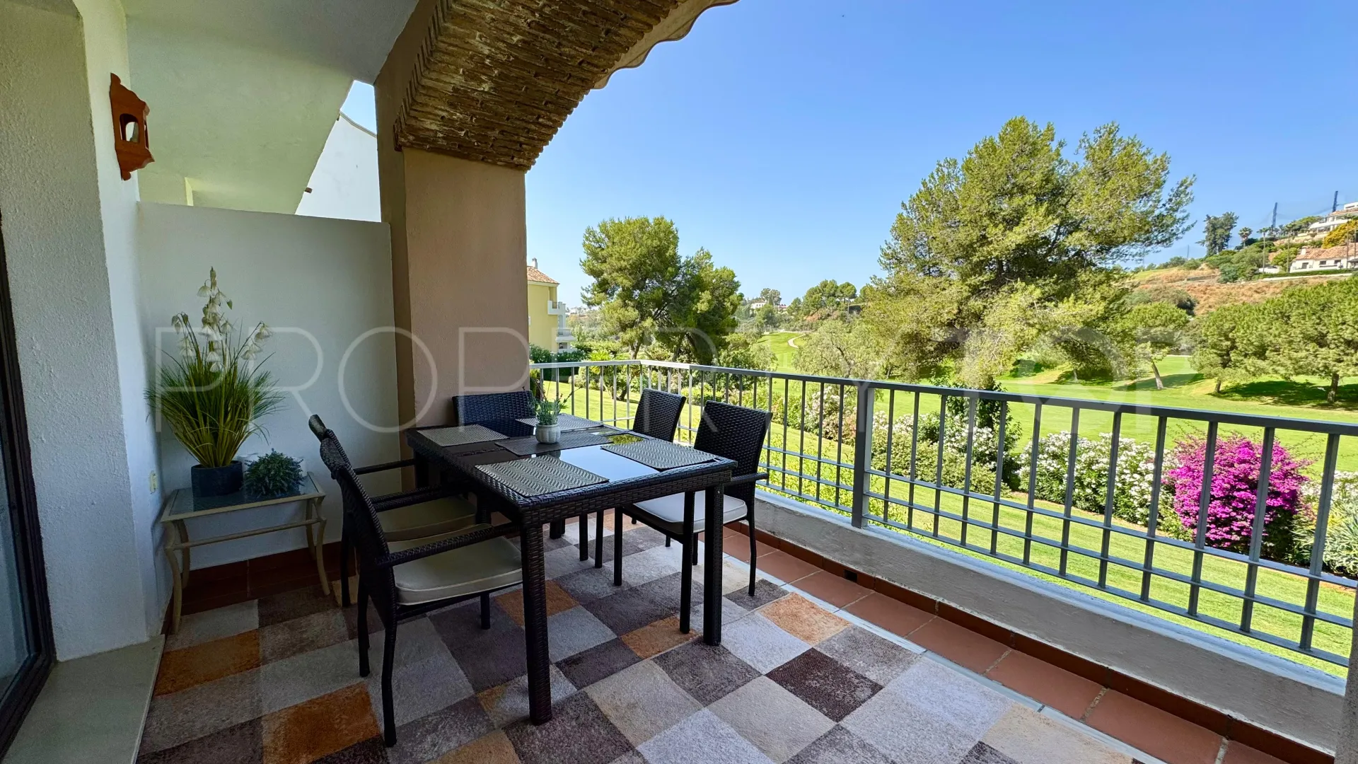Comprar apartamento con 3 dormitorios en Los Arqueros