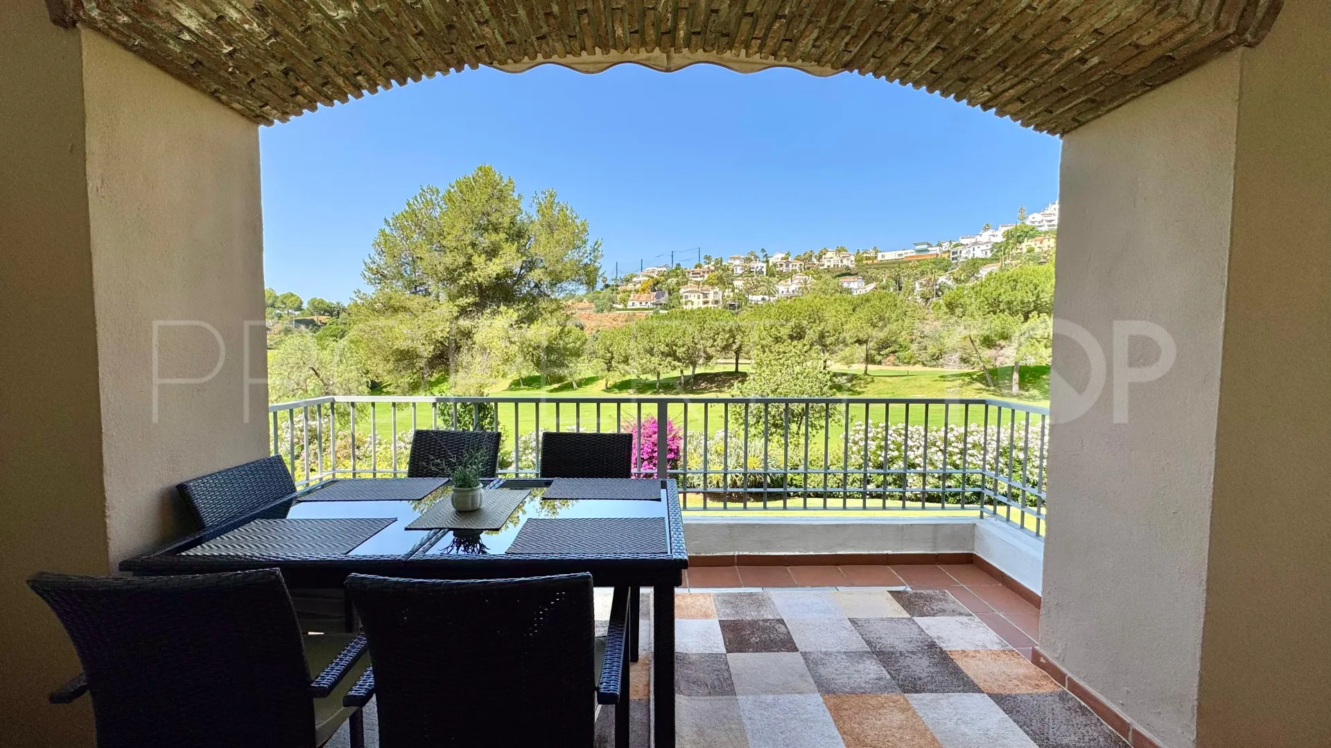 Comprar apartamento con 3 dormitorios en Los Arqueros