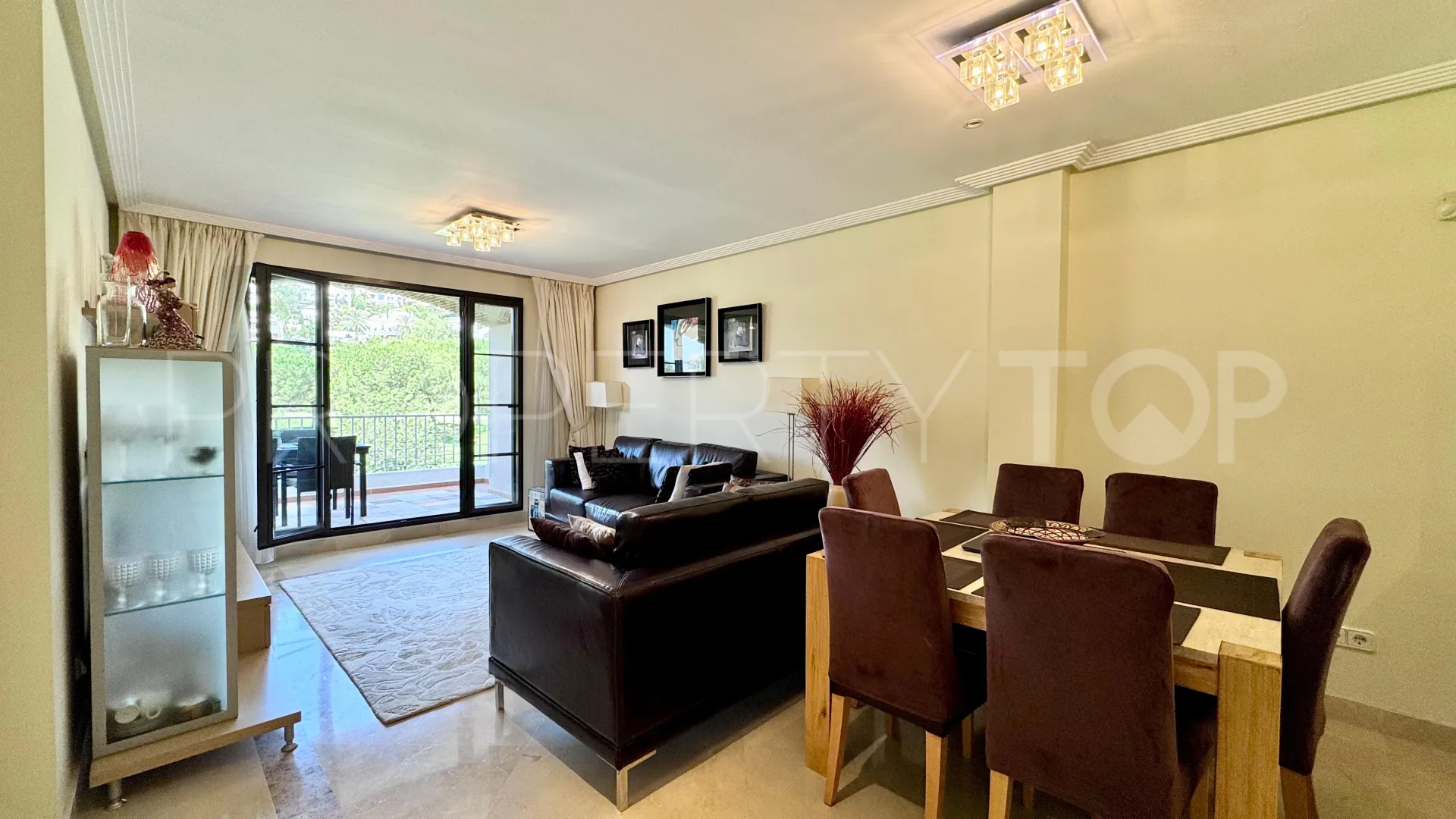 Comprar apartamento con 3 dormitorios en Los Arqueros