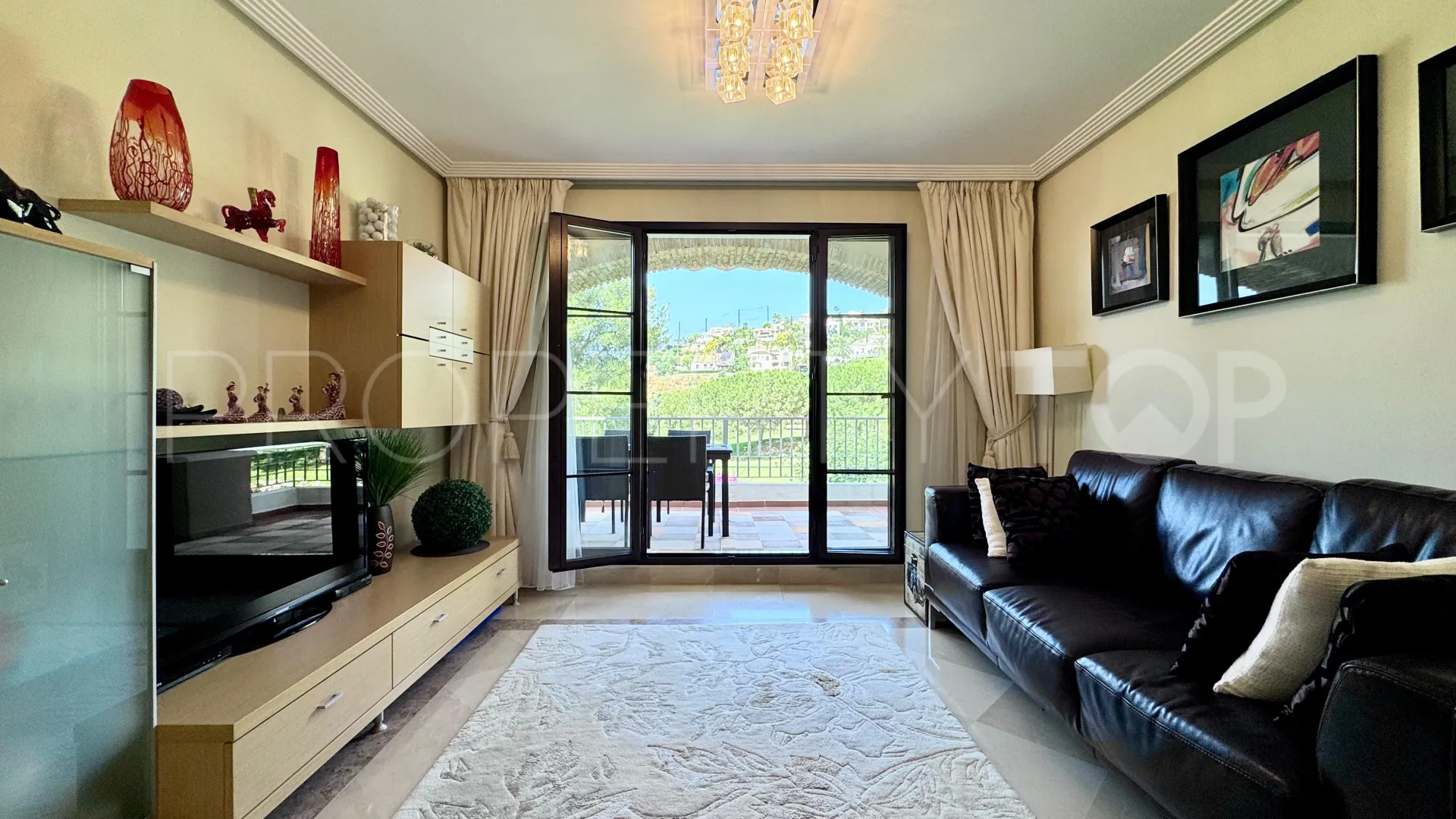 Comprar apartamento con 3 dormitorios en Los Arqueros