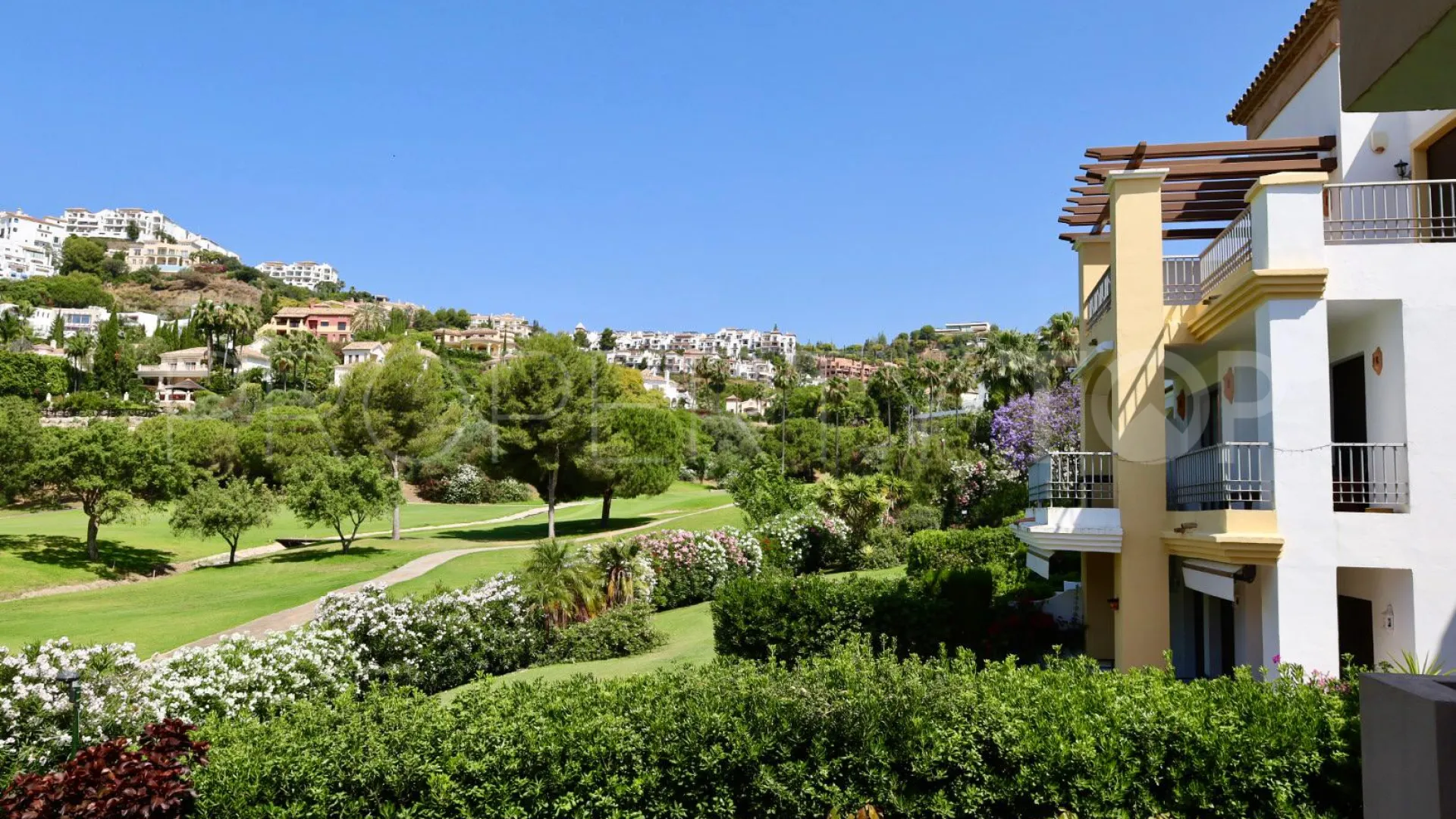 Comprar apartamento con 3 dormitorios en Los Arqueros