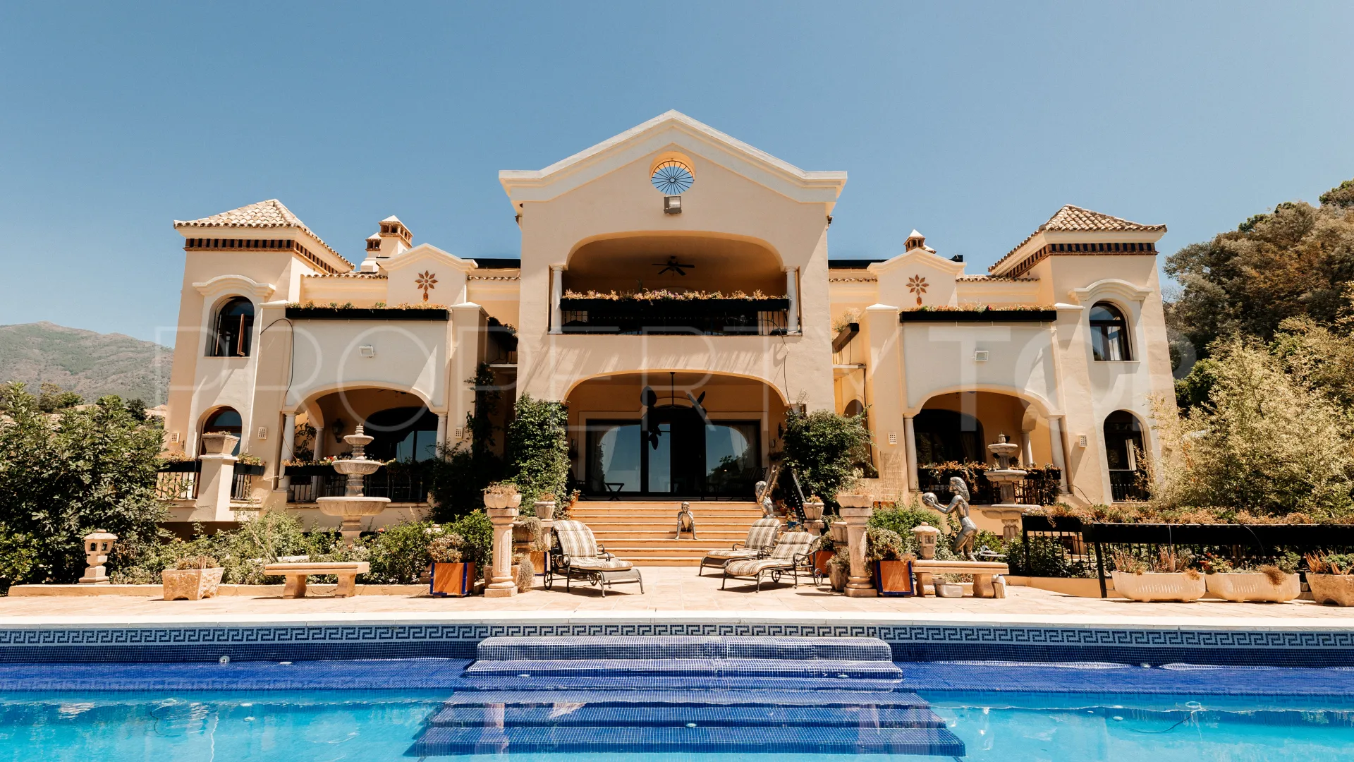 12 bedrooms villa in La Zagaleta for sale