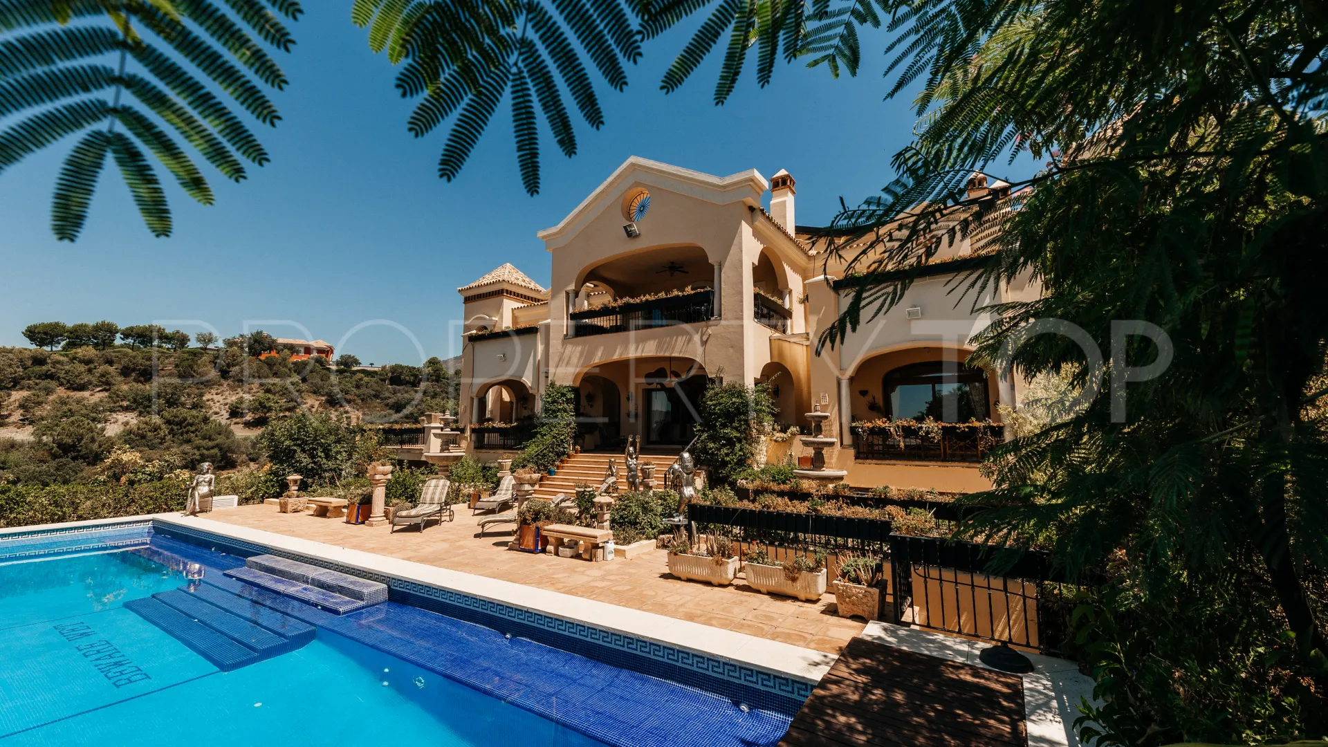 12 bedrooms villa in La Zagaleta for sale