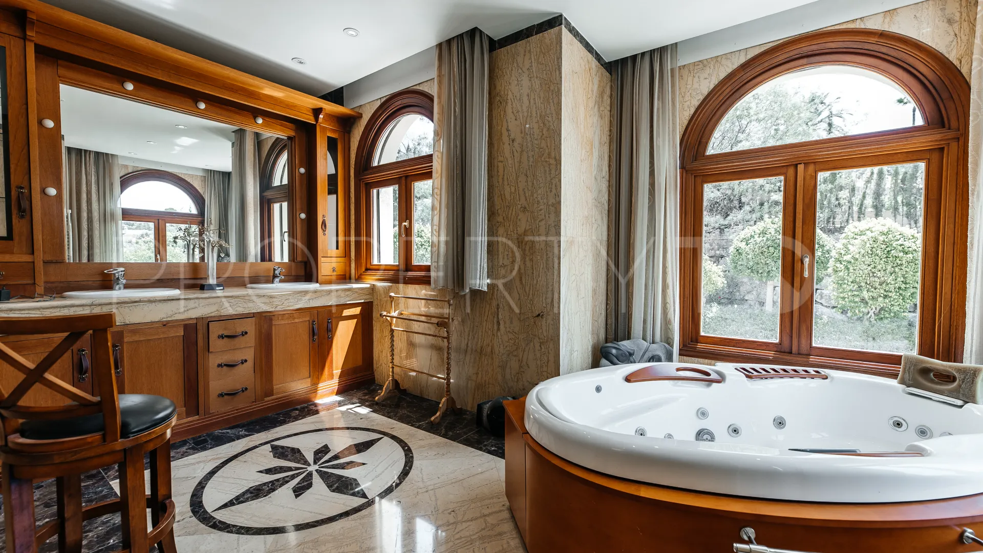 12 bedrooms villa in La Zagaleta for sale