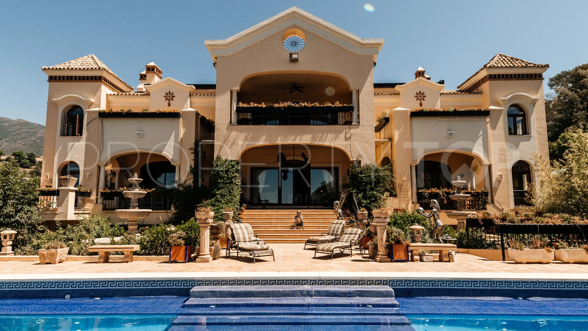 12 bedrooms villa in La Zagaleta for sale