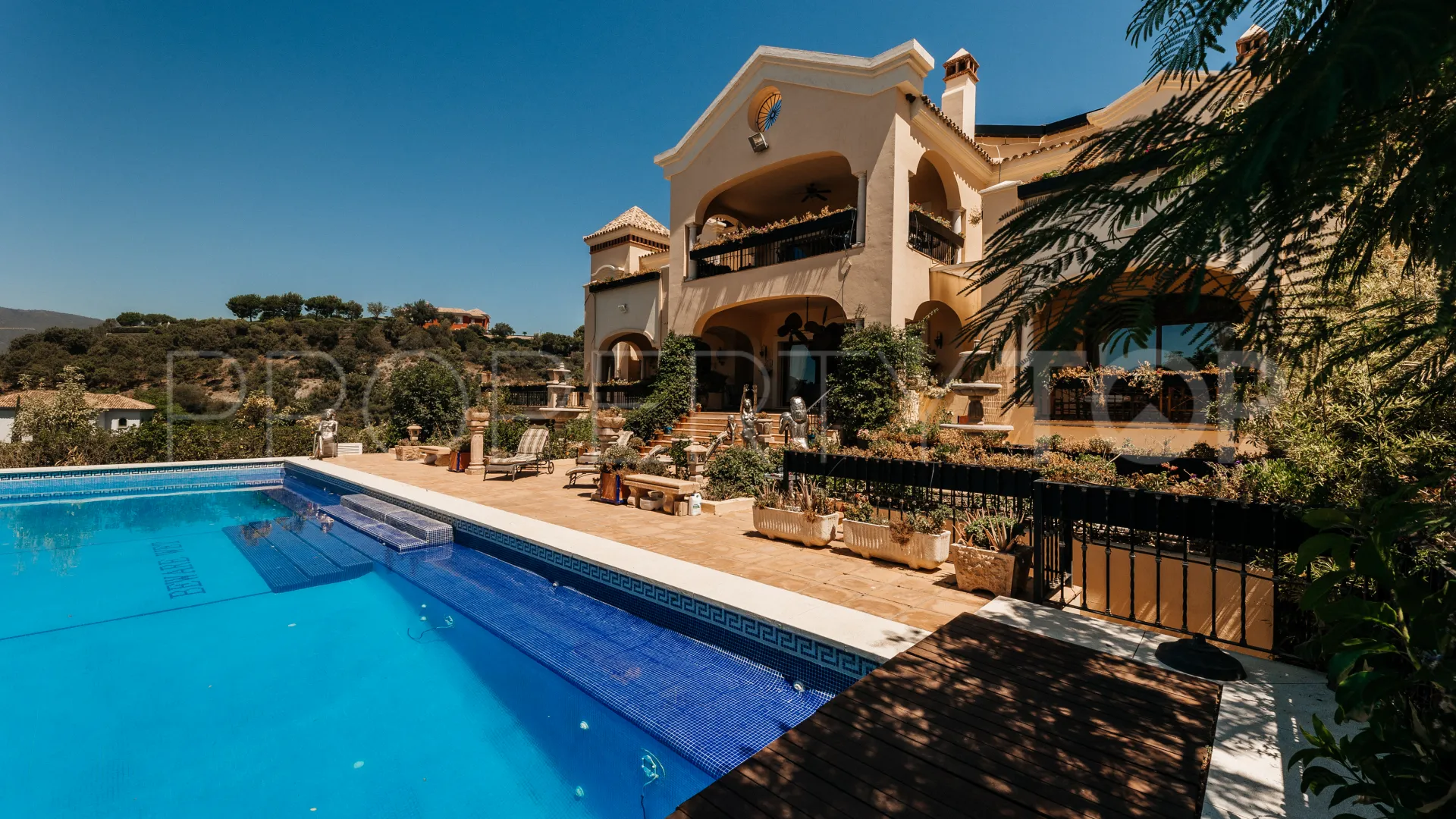 12 bedrooms villa in La Zagaleta for sale