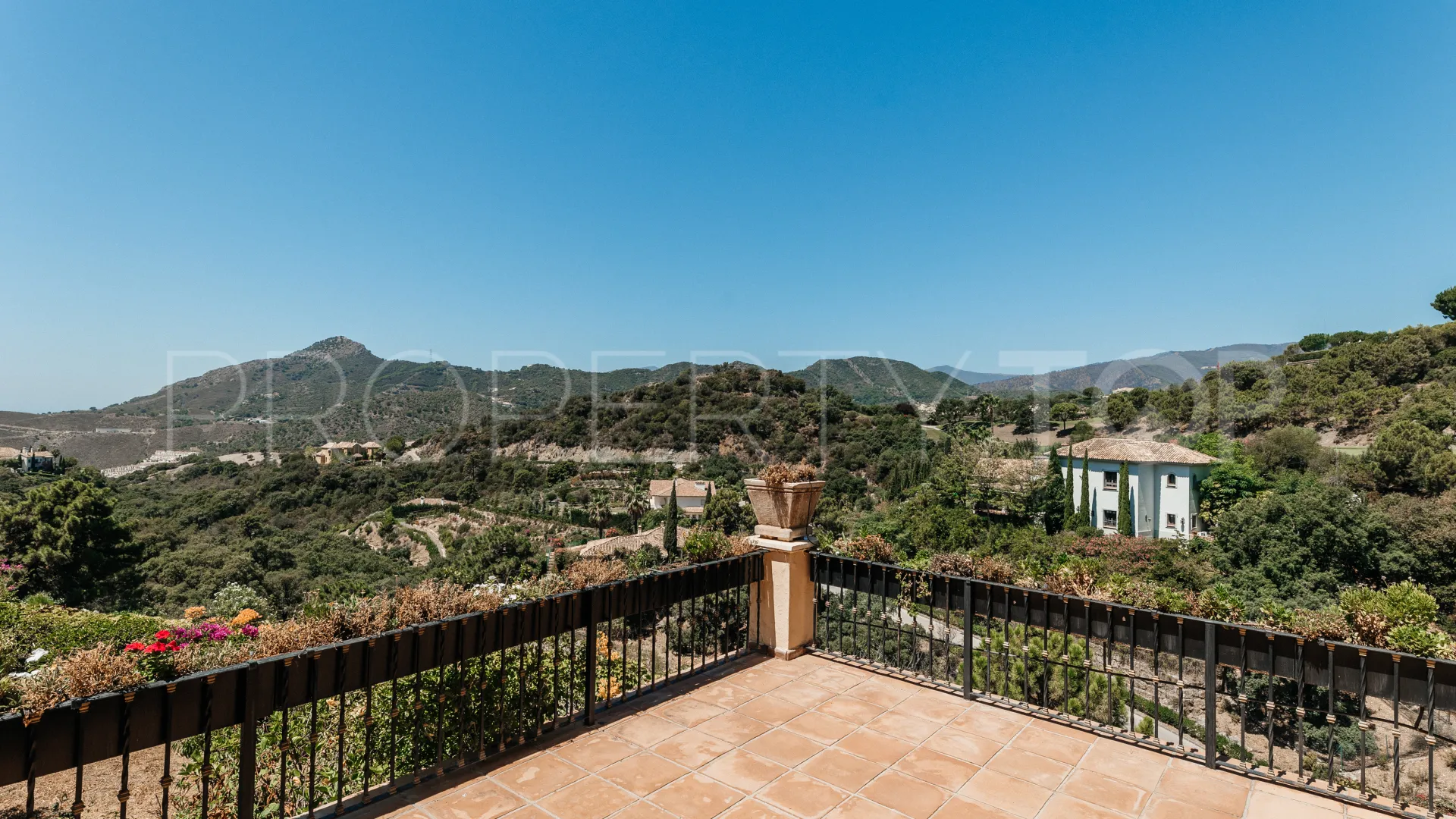12 bedrooms villa in La Zagaleta for sale