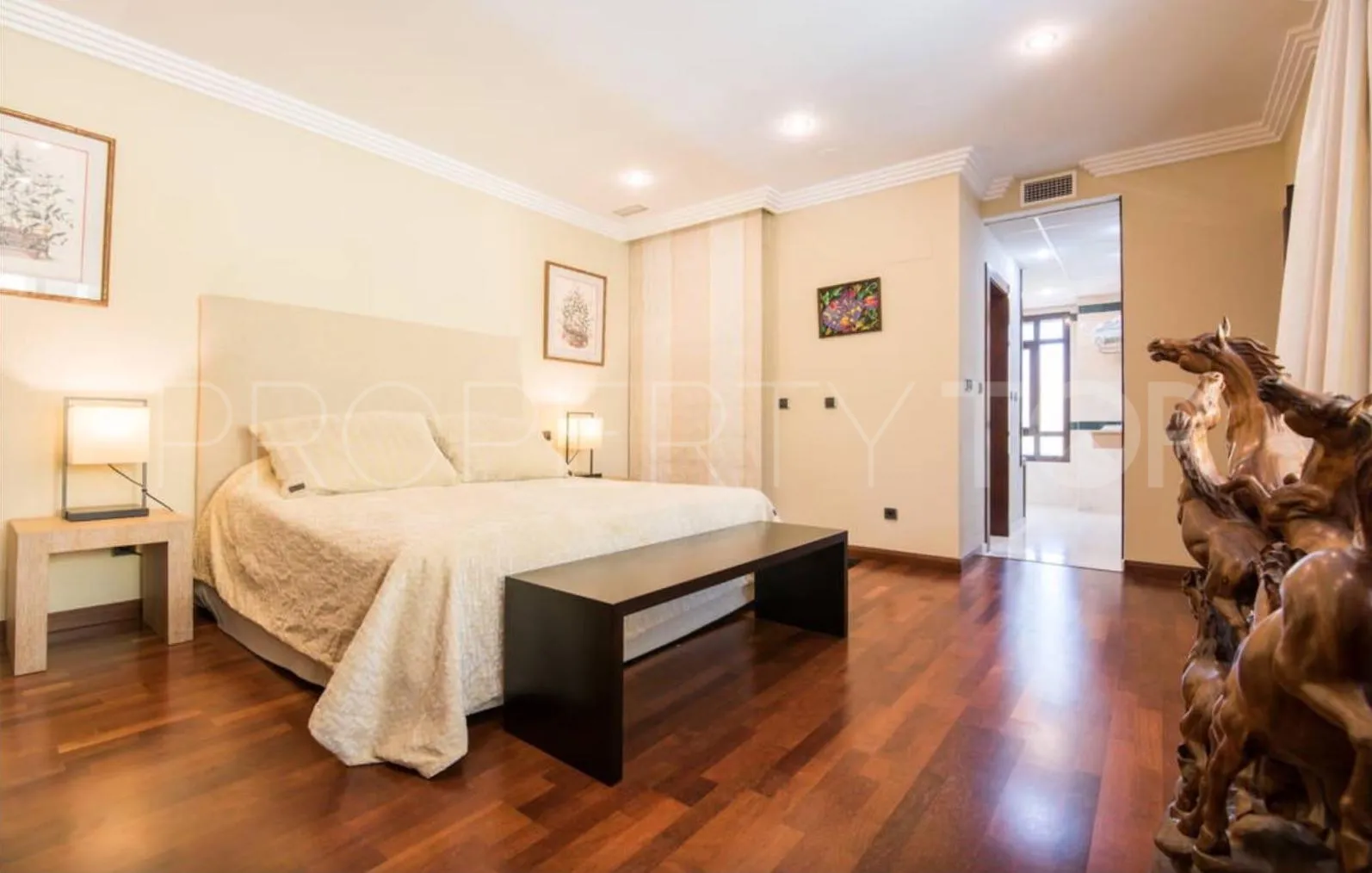 Bungalow con 3 dormitorios en venta en Bahia de Banus