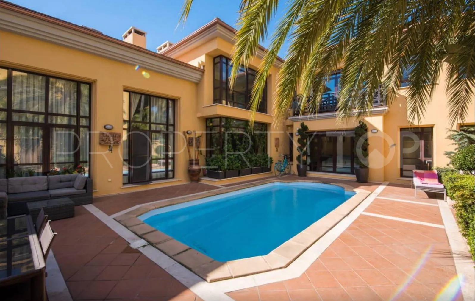 Bungalow con 3 dormitorios en venta en Bahia de Banus