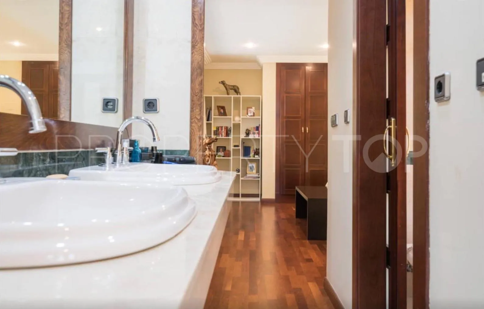 Bungalow con 3 dormitorios en venta en Bahia de Banus