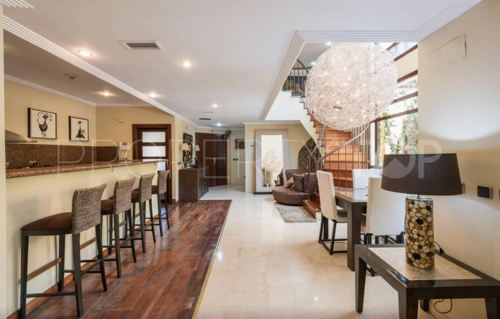 Bungalow con 3 dormitorios en venta en Bahia de Banus
