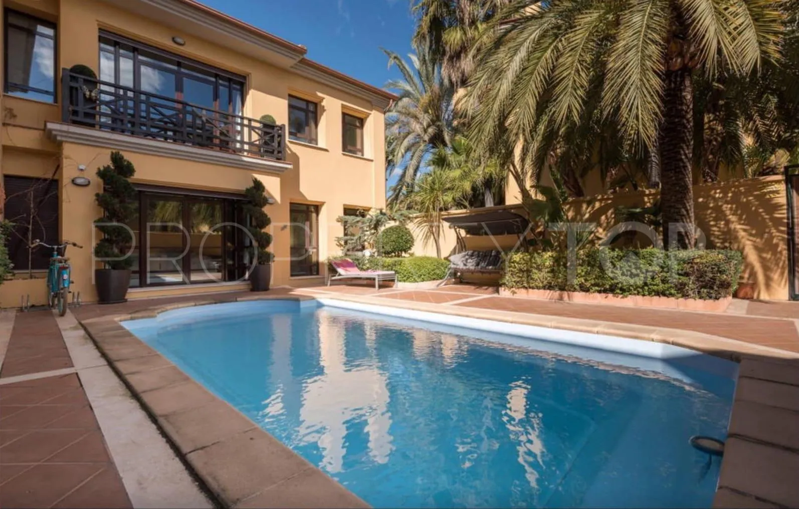 Bungalow con 3 dormitorios en venta en Bahia de Banus