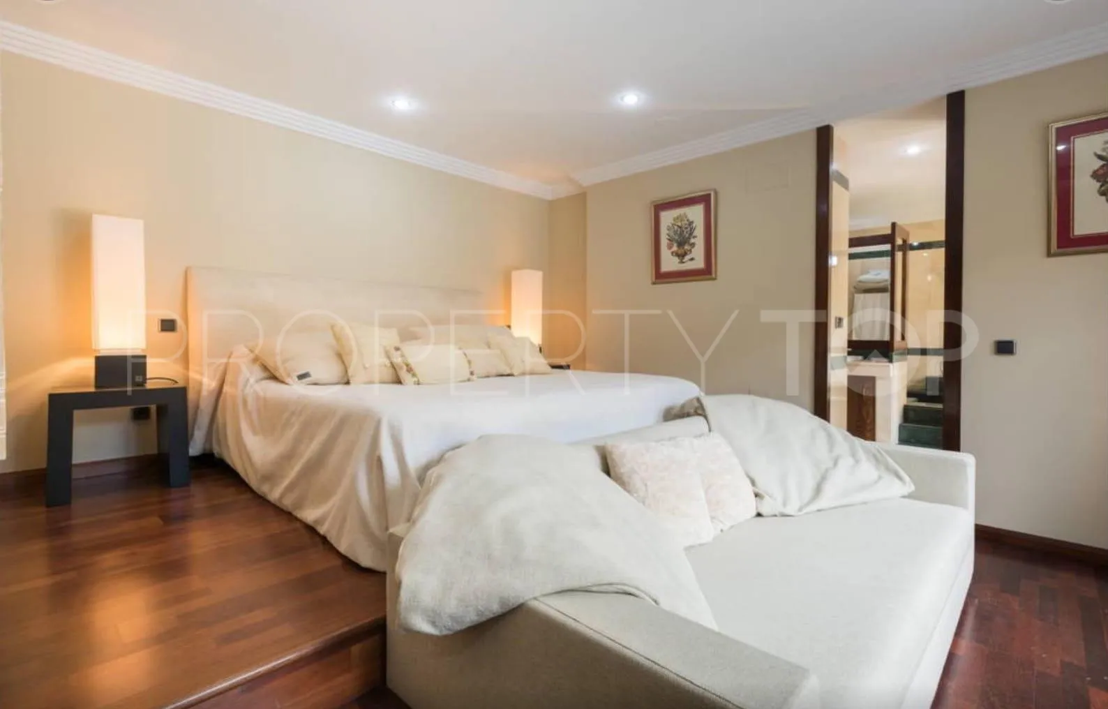 Bungalow con 3 dormitorios en venta en Bahia de Banus