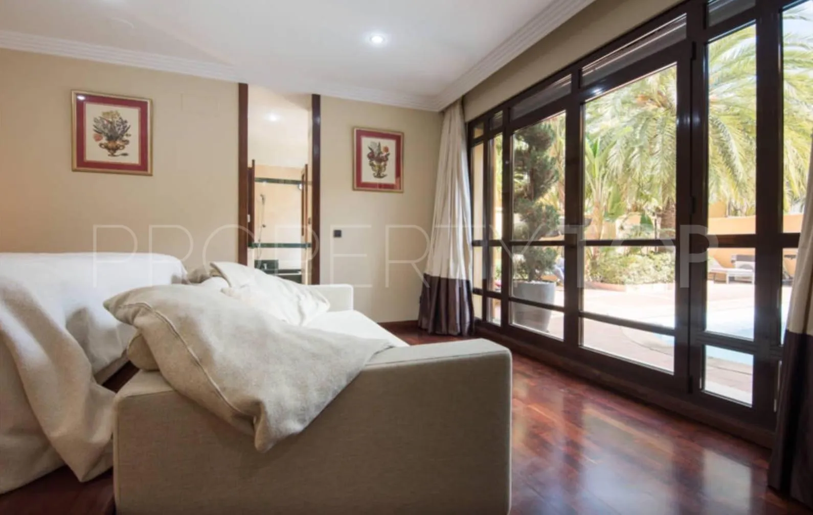 Bungalow con 3 dormitorios en venta en Bahia de Banus